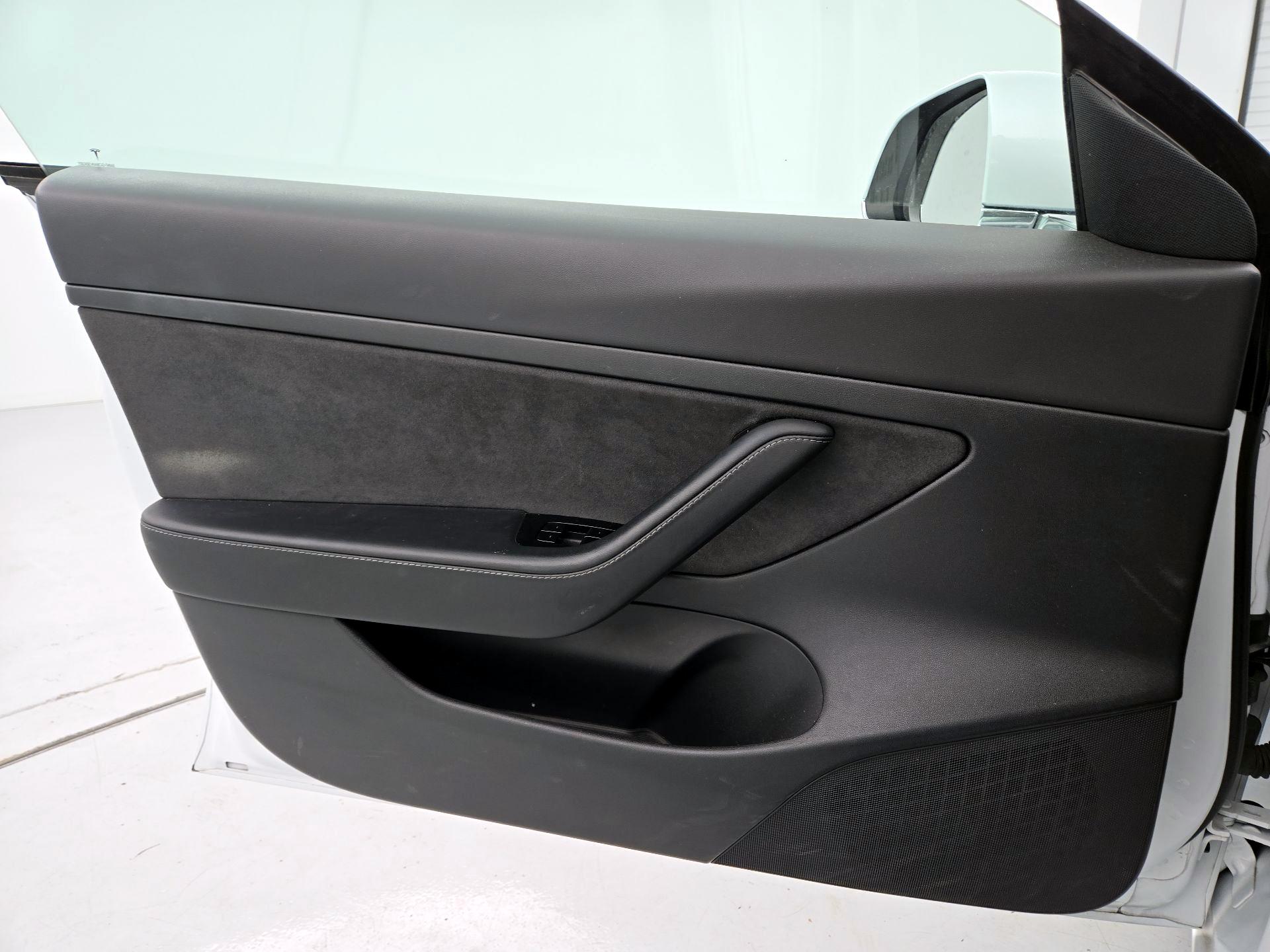 Thumbnail: 2020 Tesla Model 3 - 12