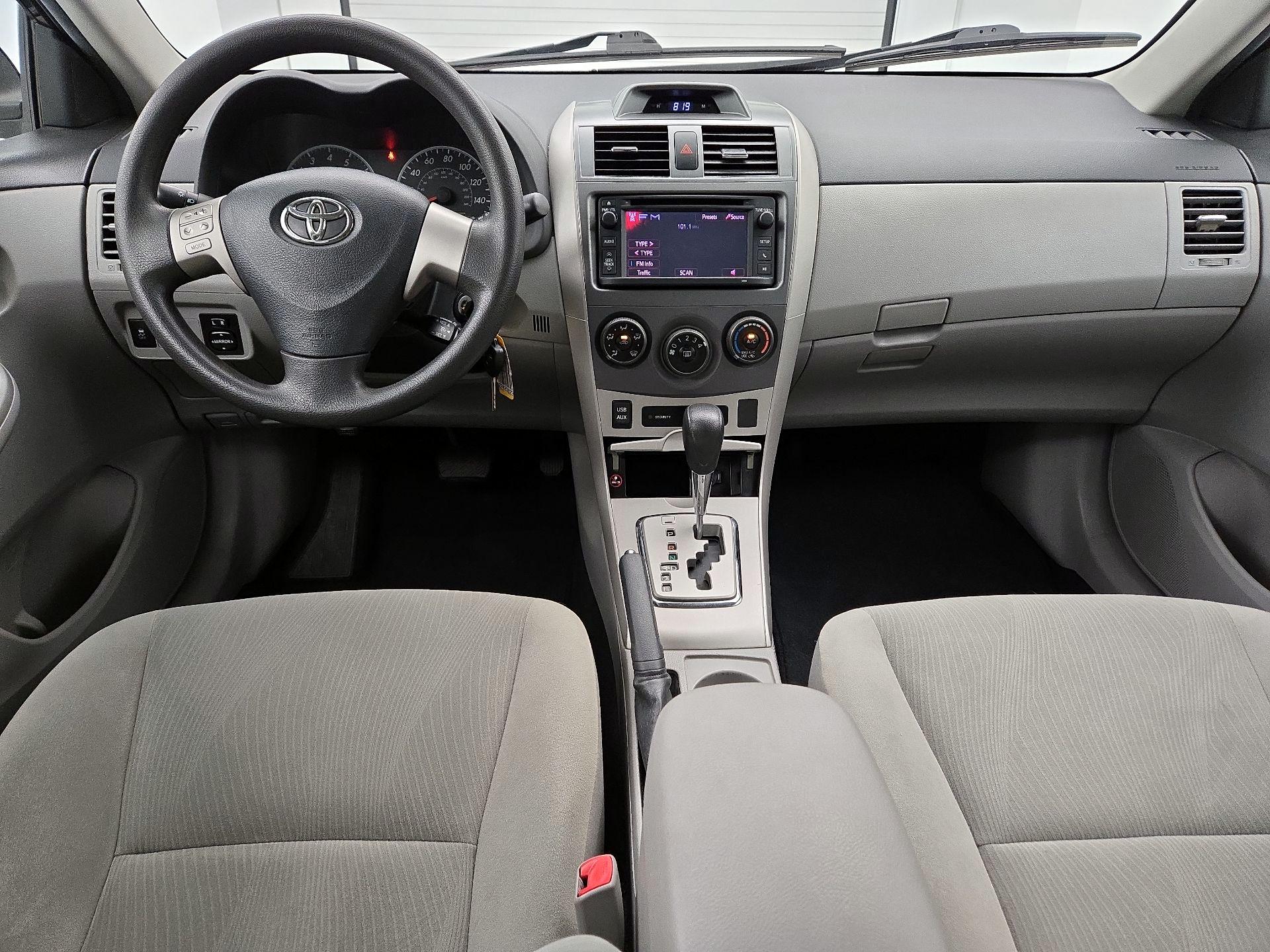Thumbnail: 2013 Toyota Corolla - 9