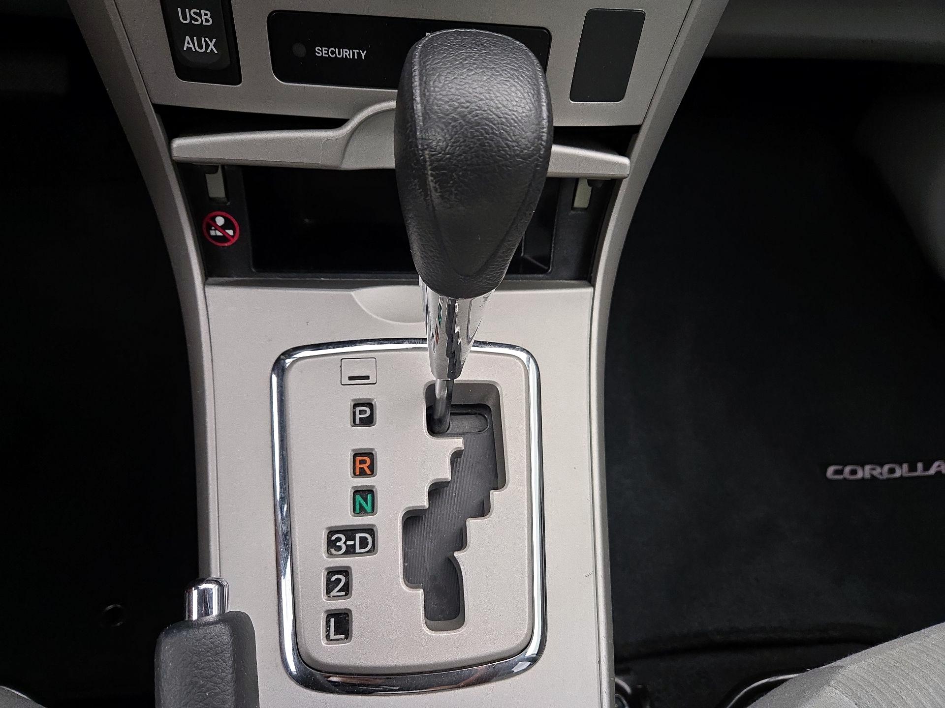 Thumbnail: 2013 Toyota Corolla - 16