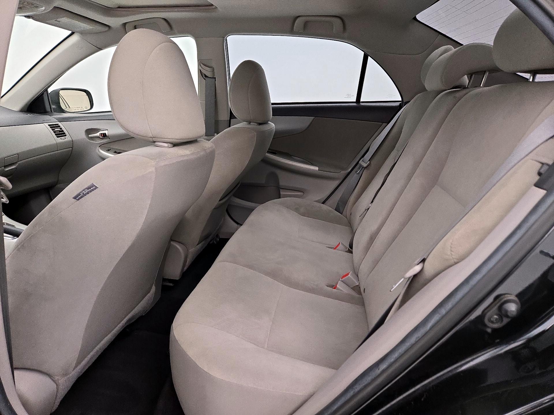 Thumbnail: 2013 Toyota Corolla - 19