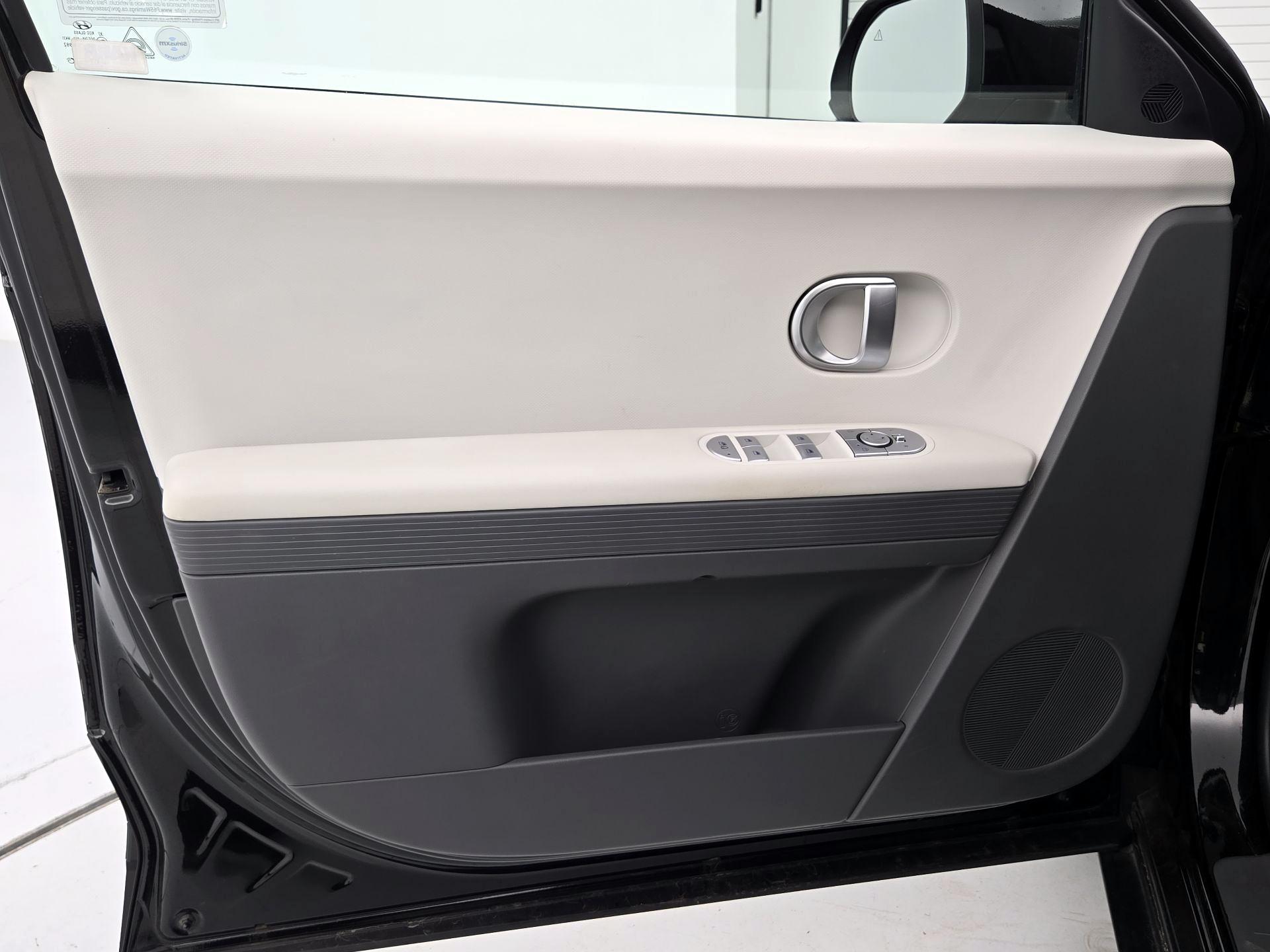 Thumbnail: 2022 Hyundai Ioniq 5 - 12