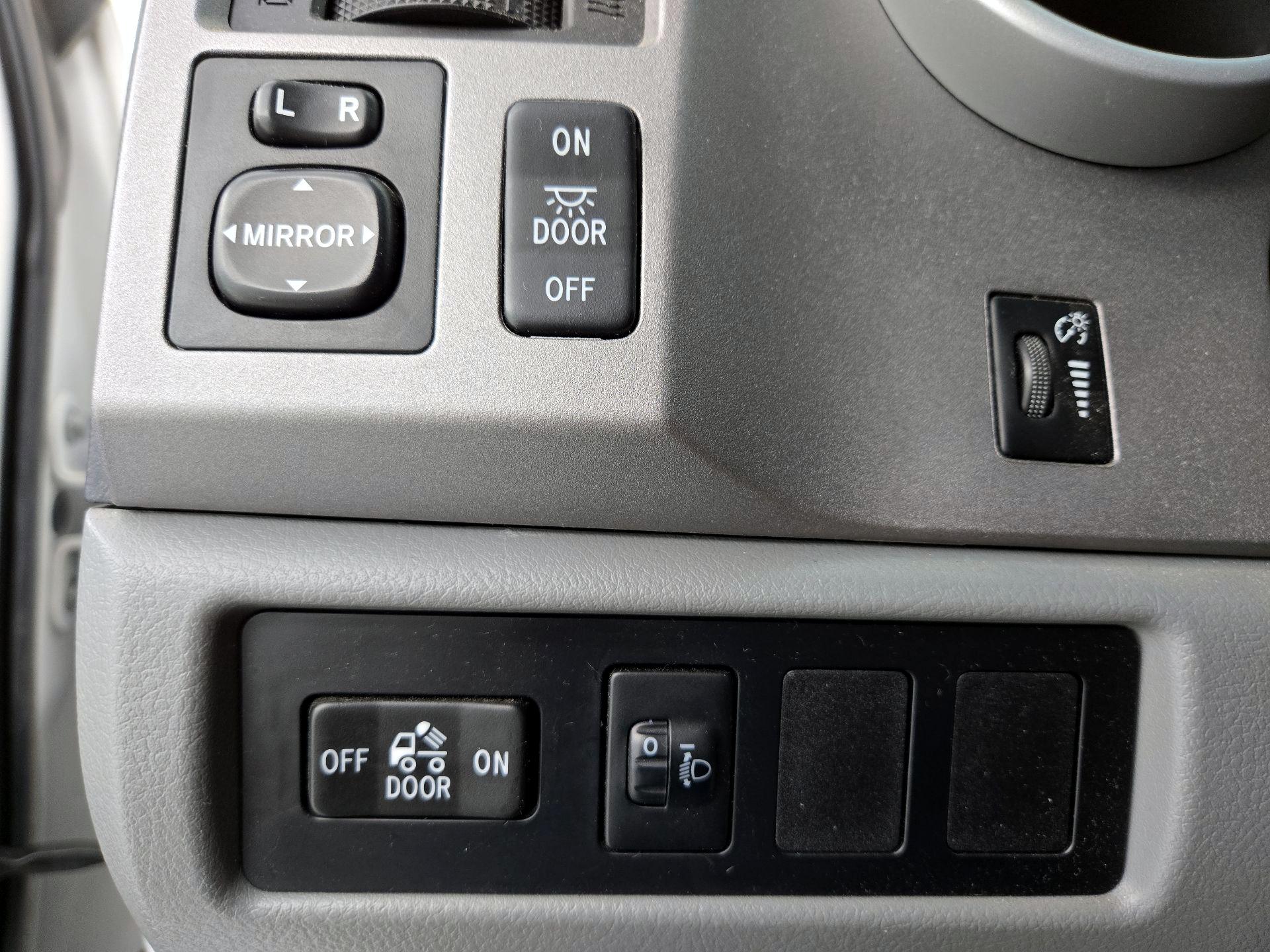Thumbnail: 2013 Toyota Tundra - 13