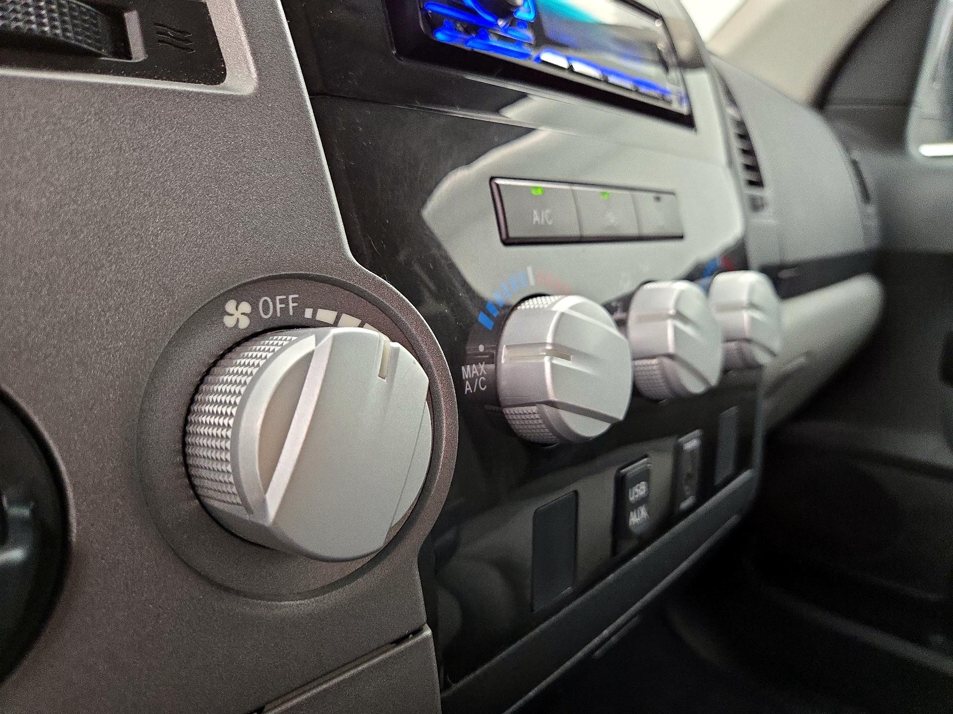 Thumbnail: 2013 Toyota Tundra - 15
