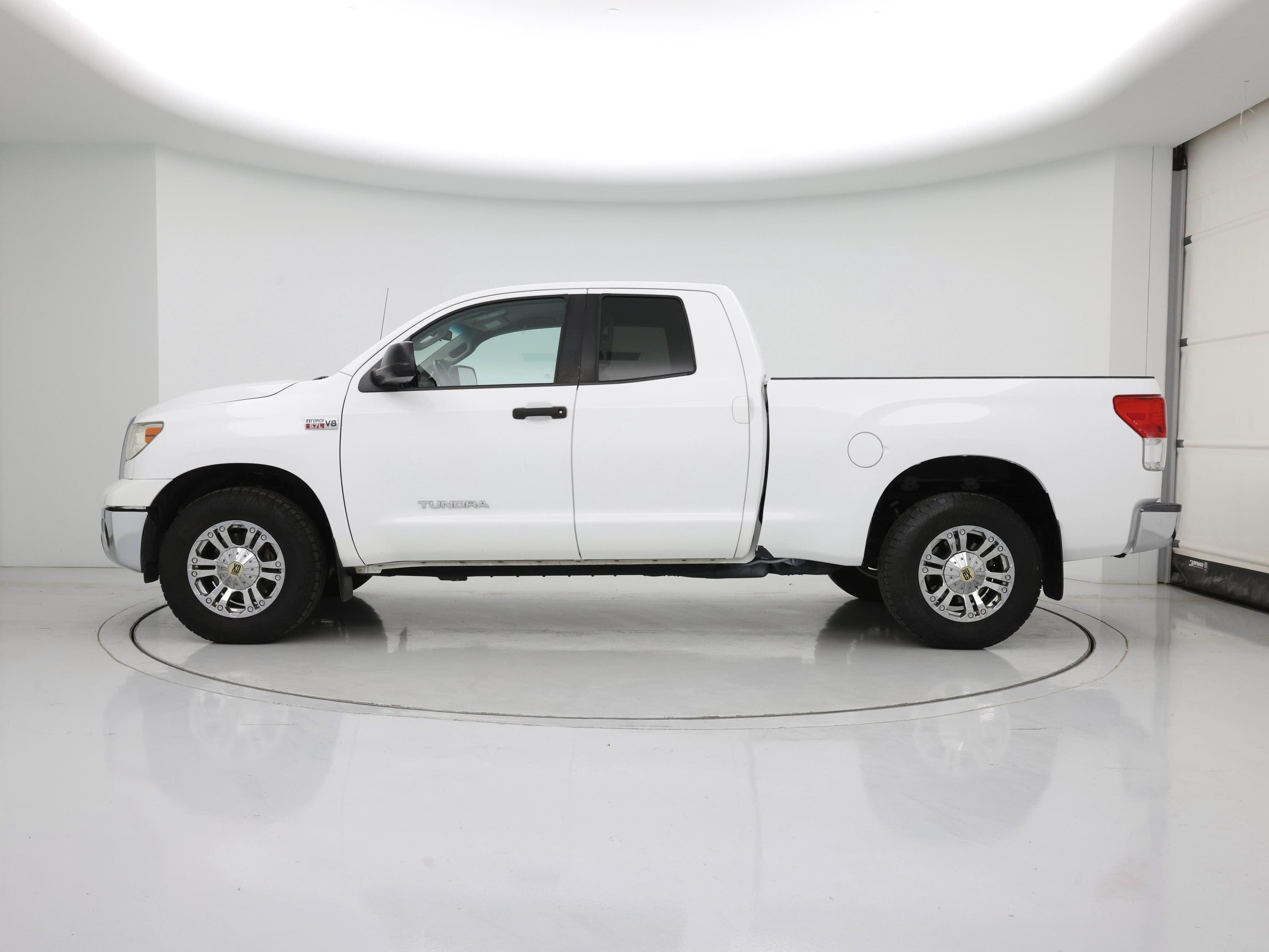 Thumbnail: 2013 Toyota Tundra - 3
