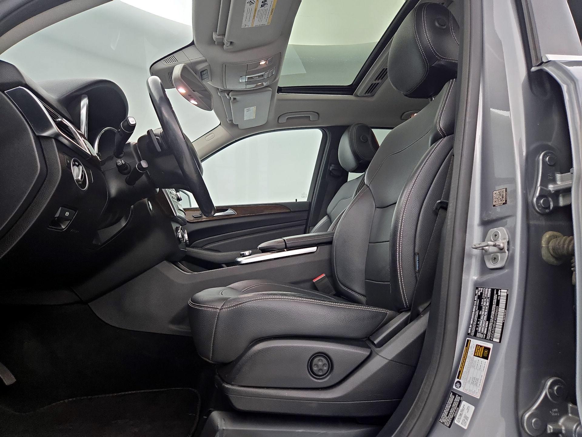 Thumbnail: 2015 Mercedes-Benz M-Class - 11
