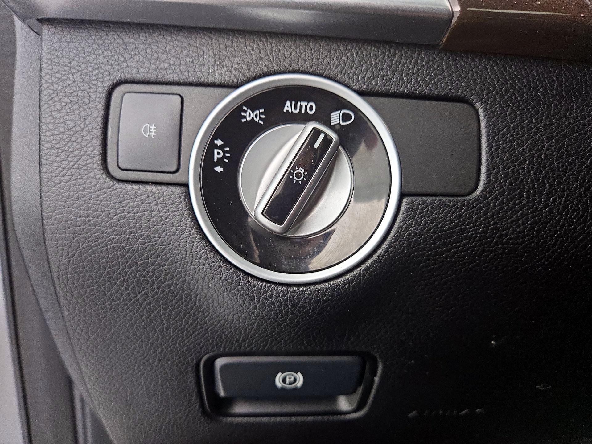 Thumbnail: 2015 Mercedes-Benz M-Class - 13