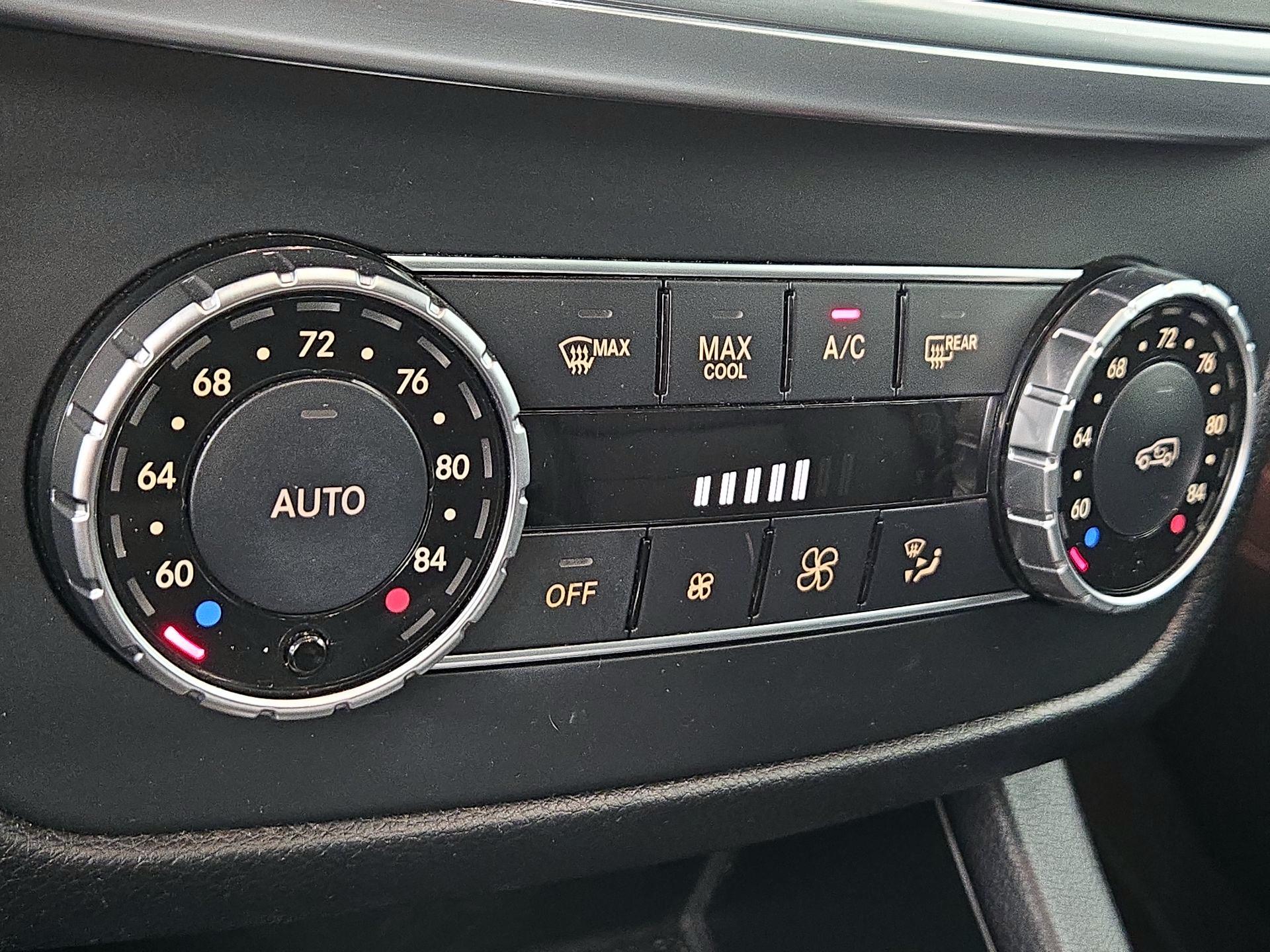 Thumbnail: 2015 Mercedes-Benz M-Class - 17