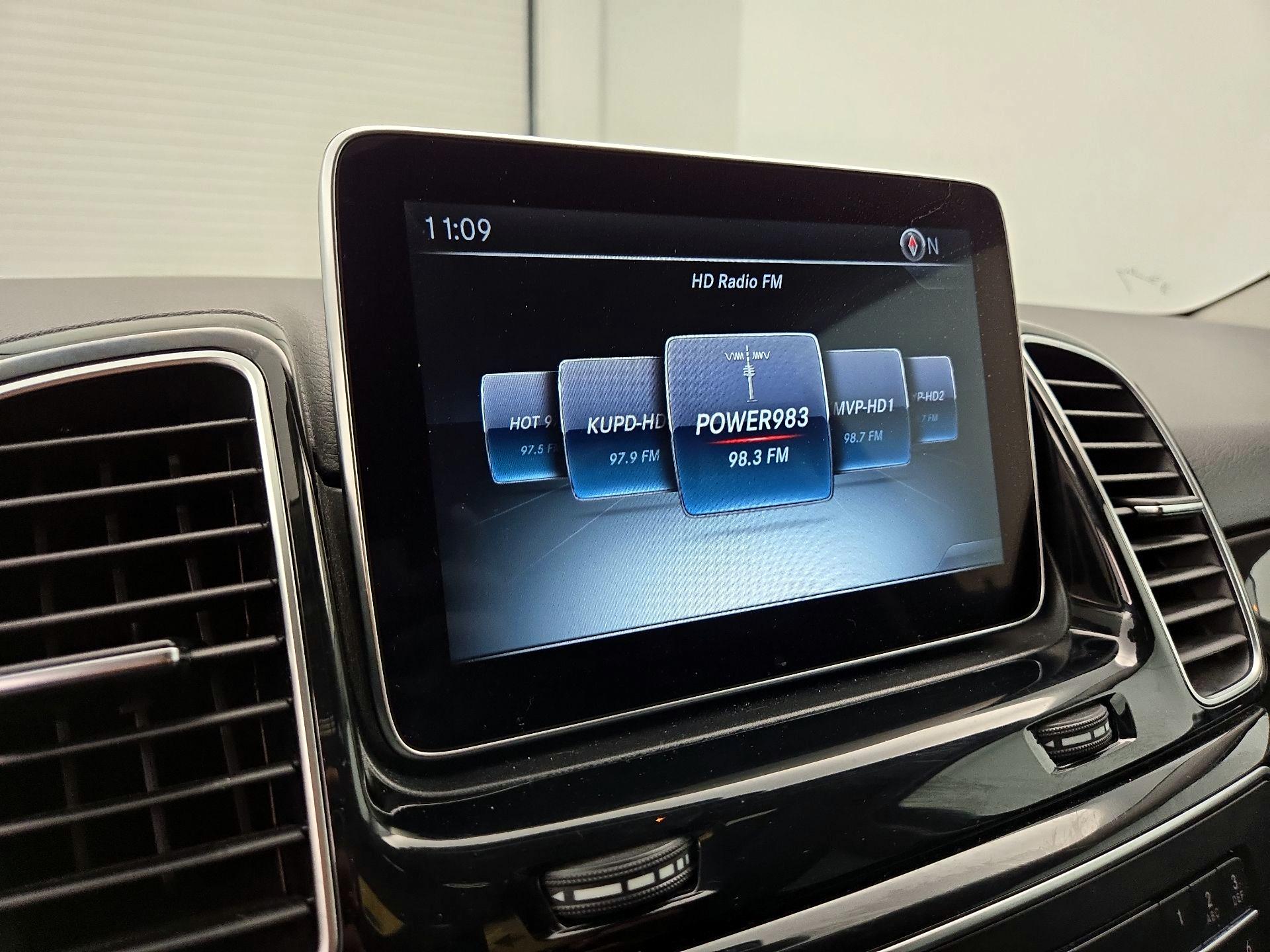 Thumbnail: 2016 Mercedes-Benz GLE - 16