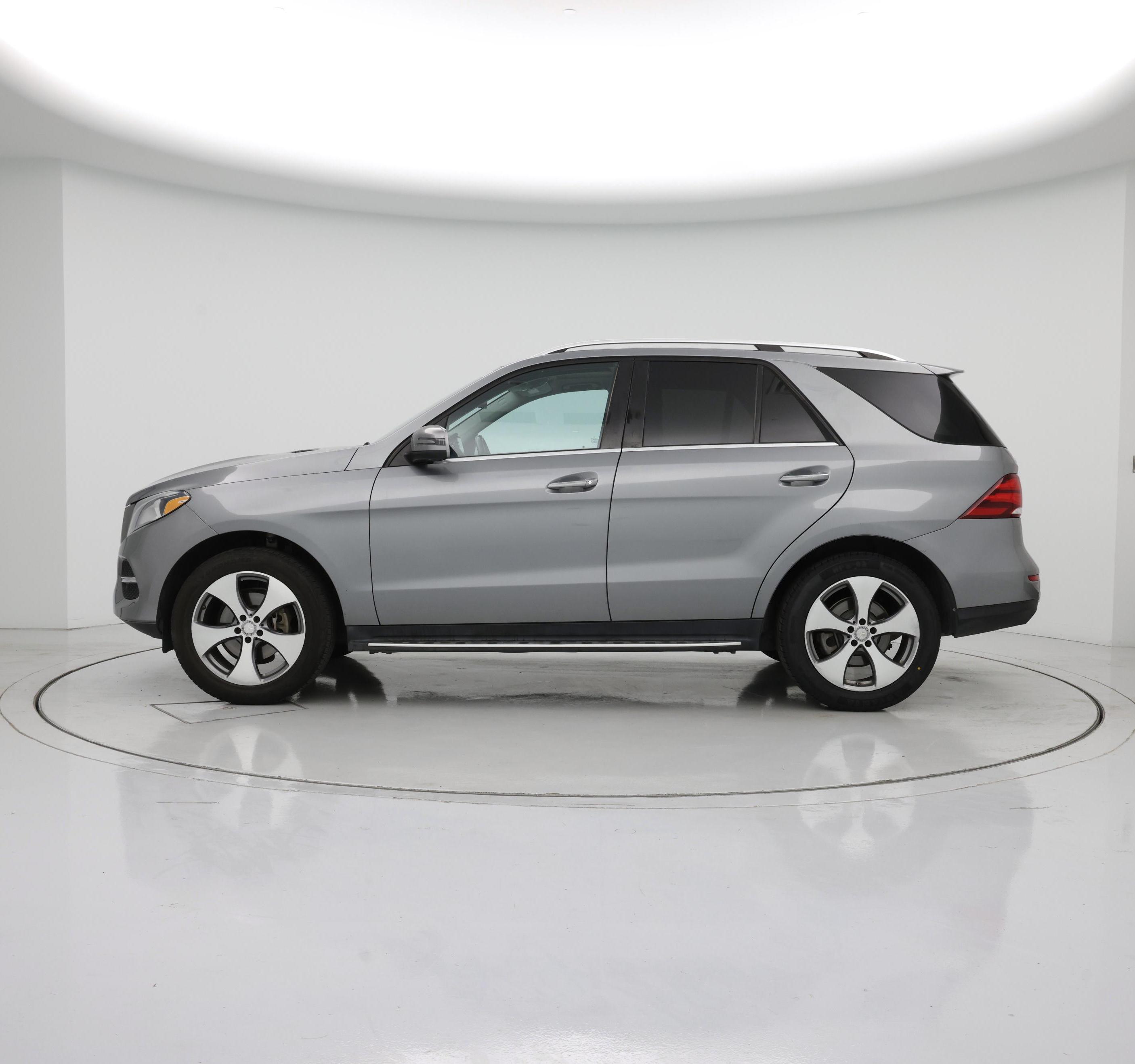 Thumbnail: 2016 Mercedes-Benz GLE - 3