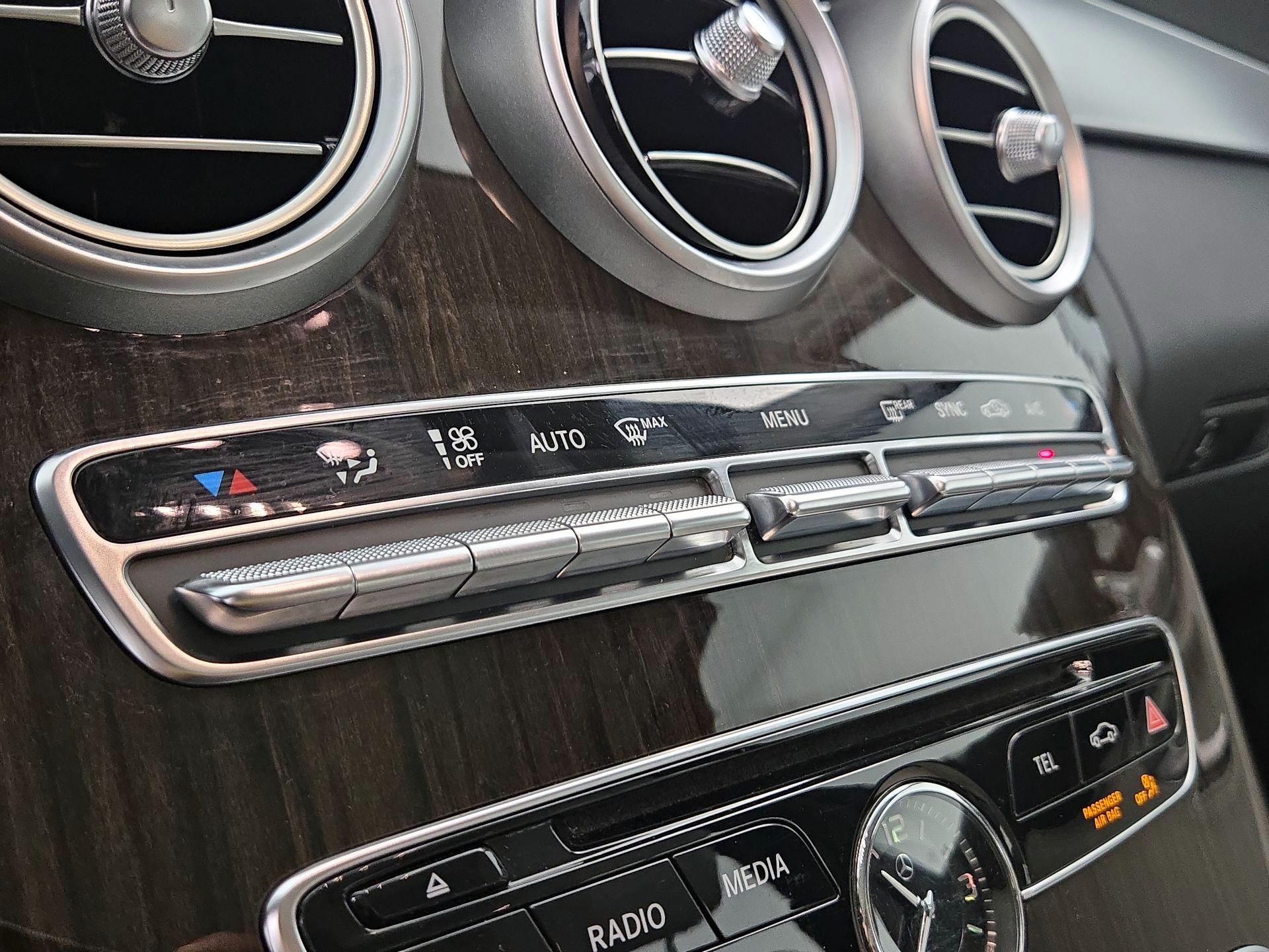Thumbnail: 2015 Mercedes-Benz C-Class - 16