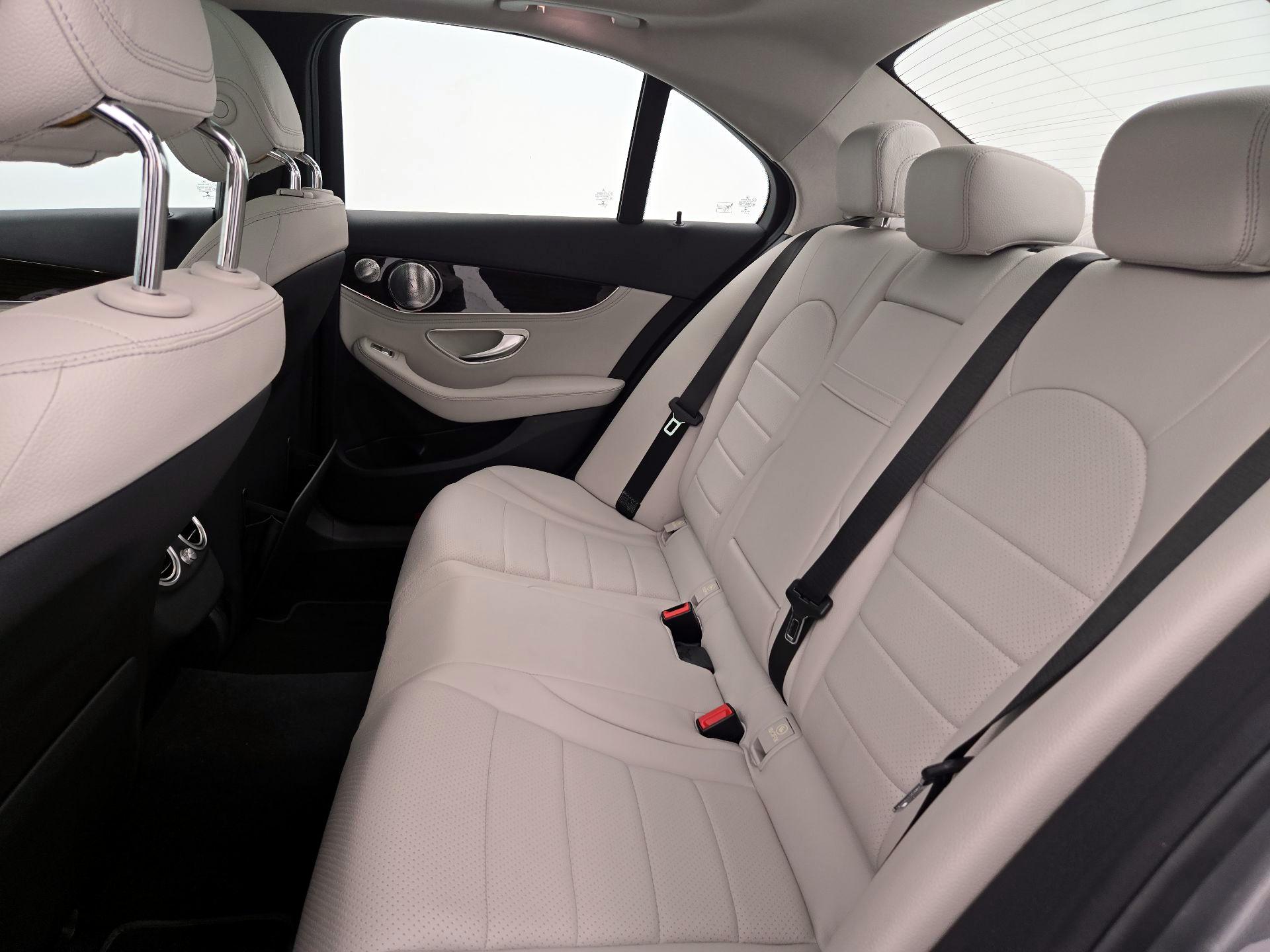 Thumbnail: 2015 Mercedes-Benz C-Class - 20