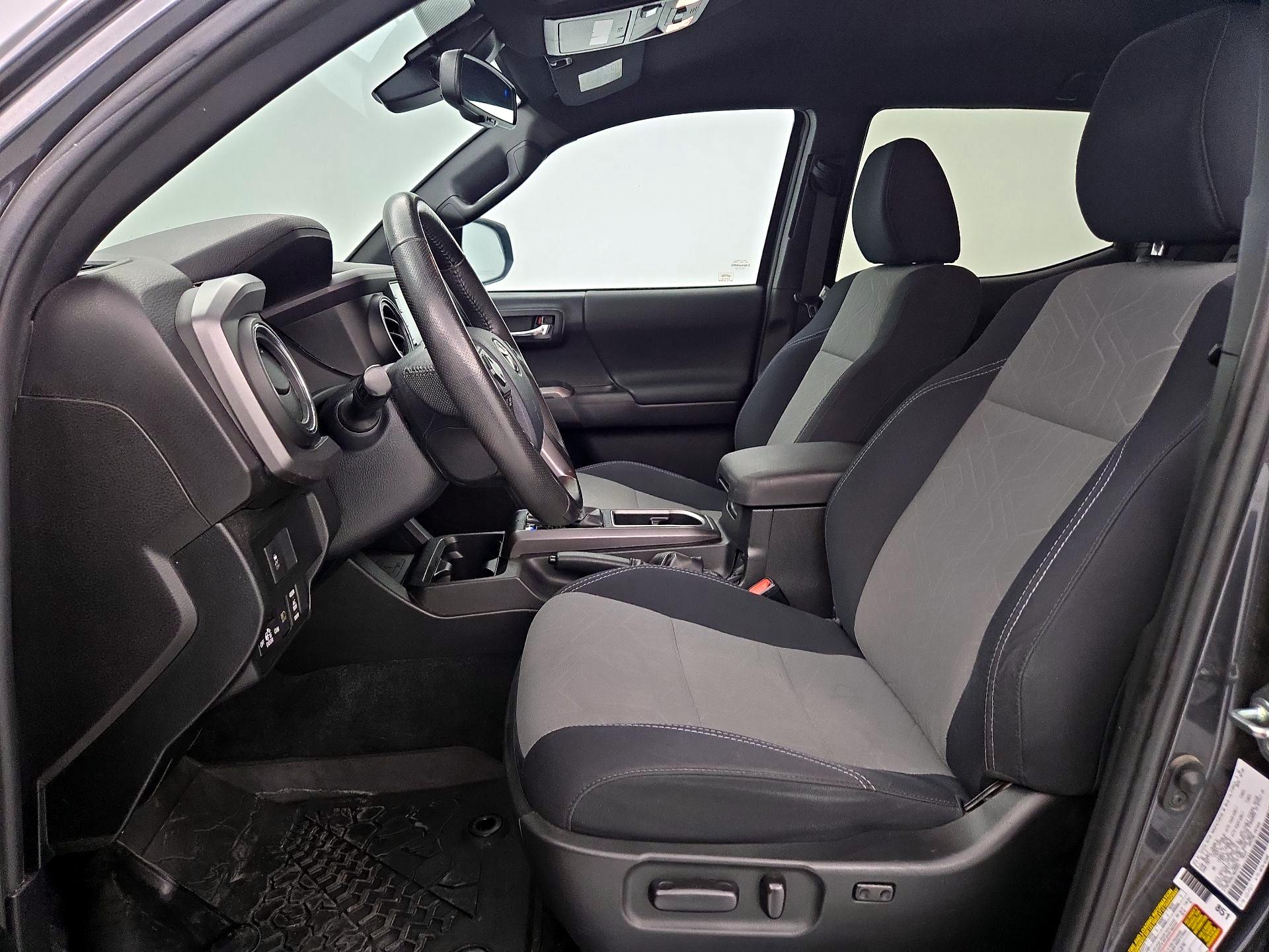 Thumbnail: 2020 Toyota Tacoma - 11