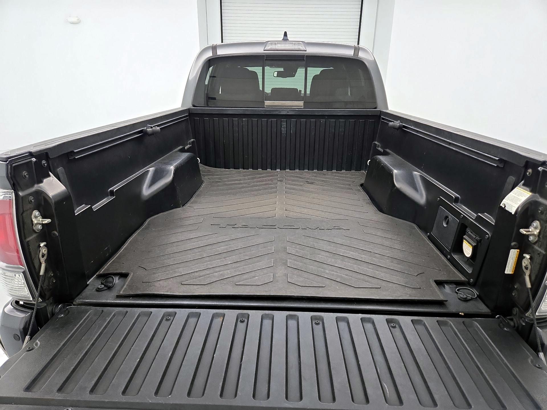 Thumbnail: 2020 Toyota Tacoma - 20