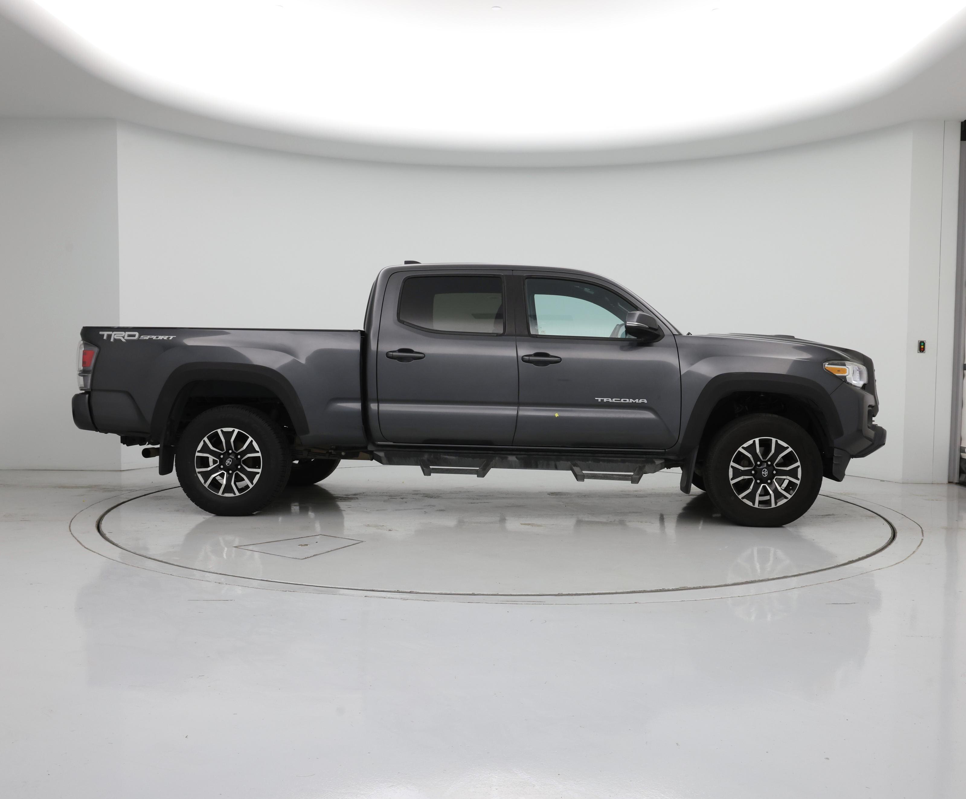 Thumbnail: 2020 Toyota Tacoma - 7