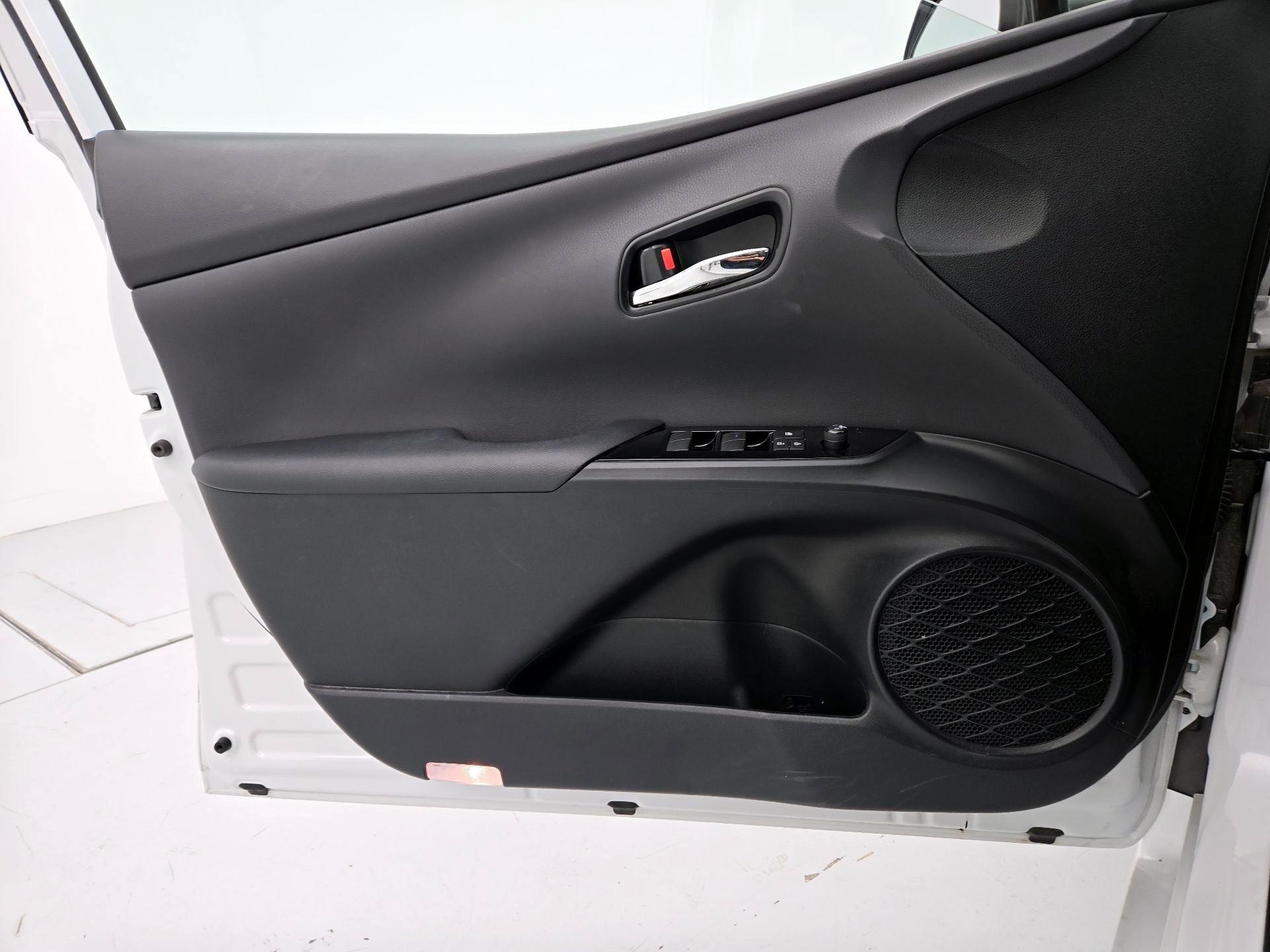 Thumbnail: 2021 Toyota Prius Prime - 12