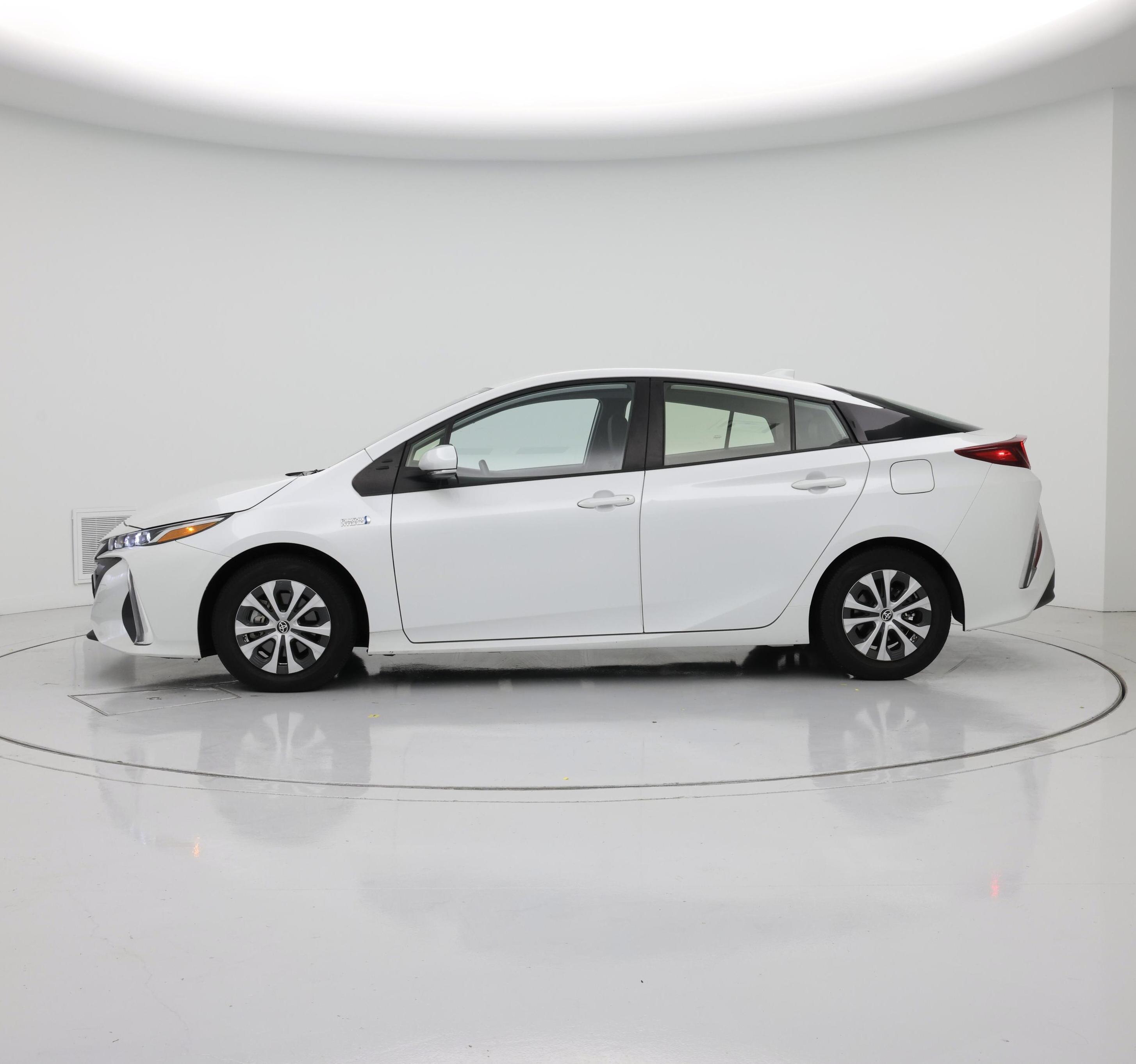 Thumbnail: 2021 Toyota Prius Prime - 3