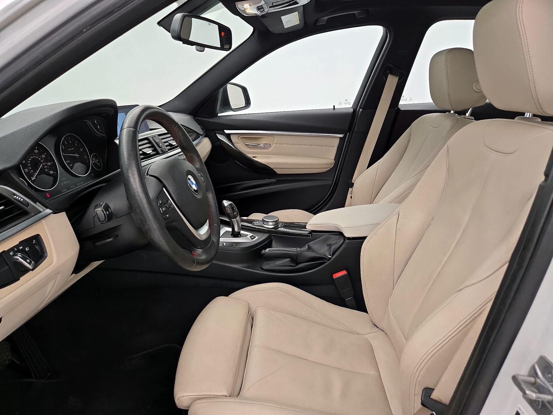 Thumbnail: 2017 BMW 3 Series - 11