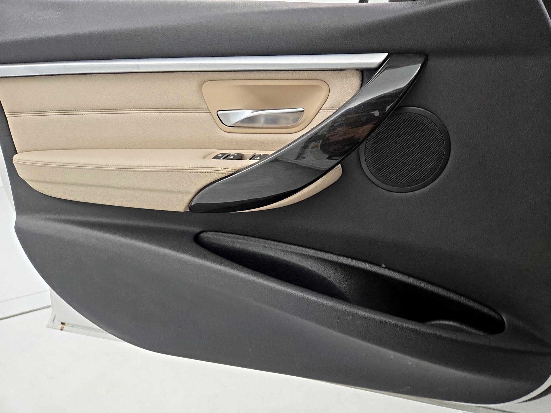 Thumbnail: 2017 BMW 3 Series - 12