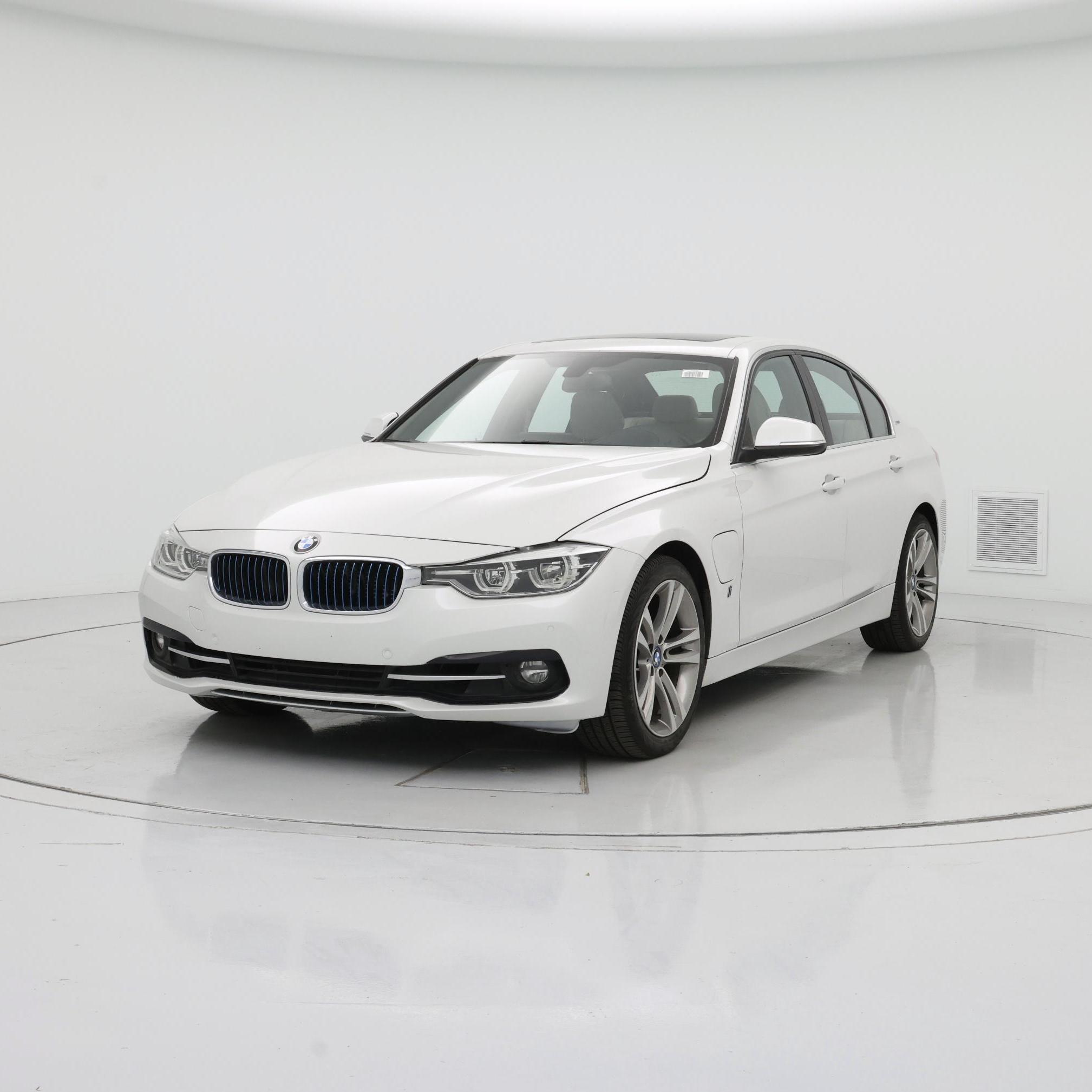Thumbnail: 2017 BMW 3 Series - 4