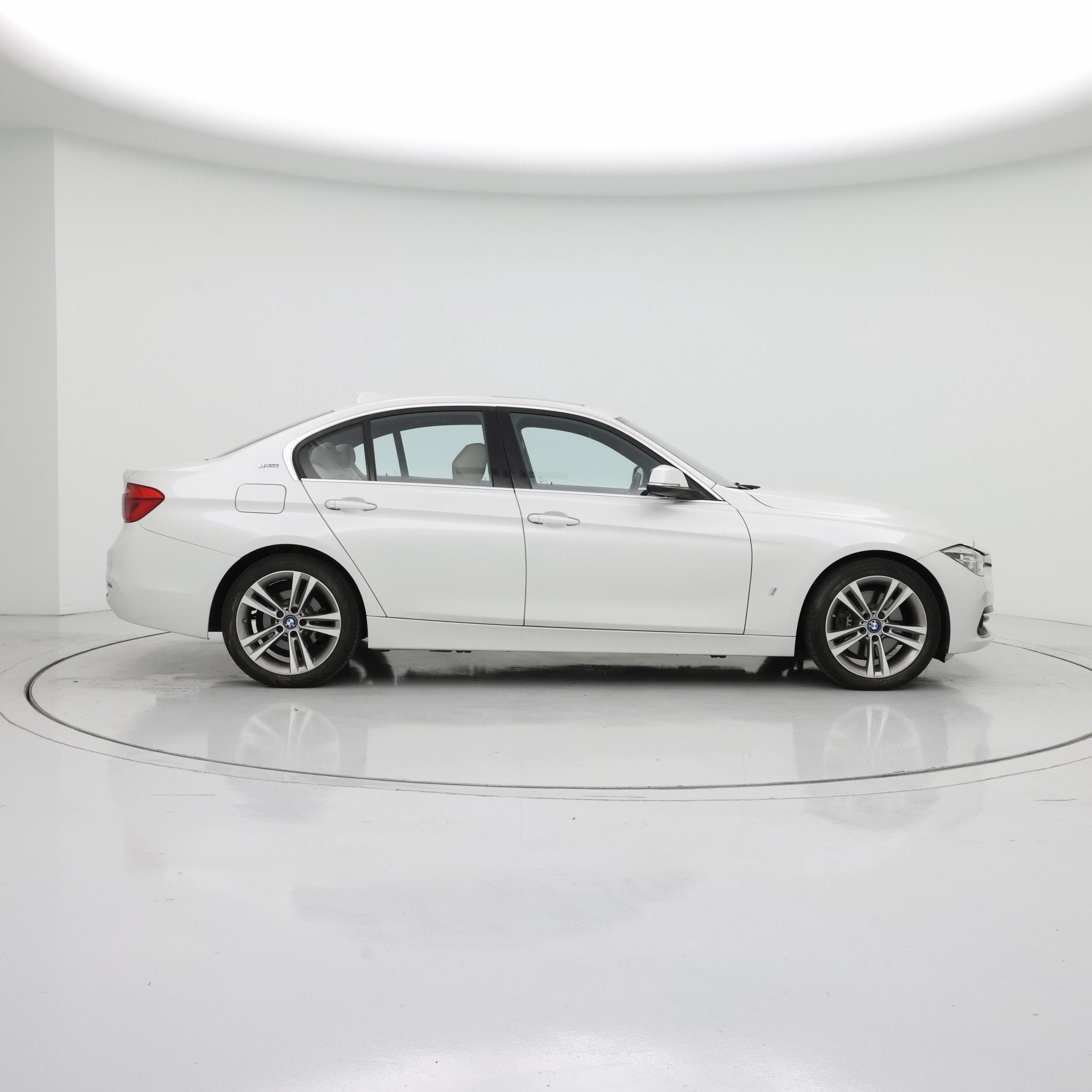 Thumbnail: 2017 BMW 3 Series - 7