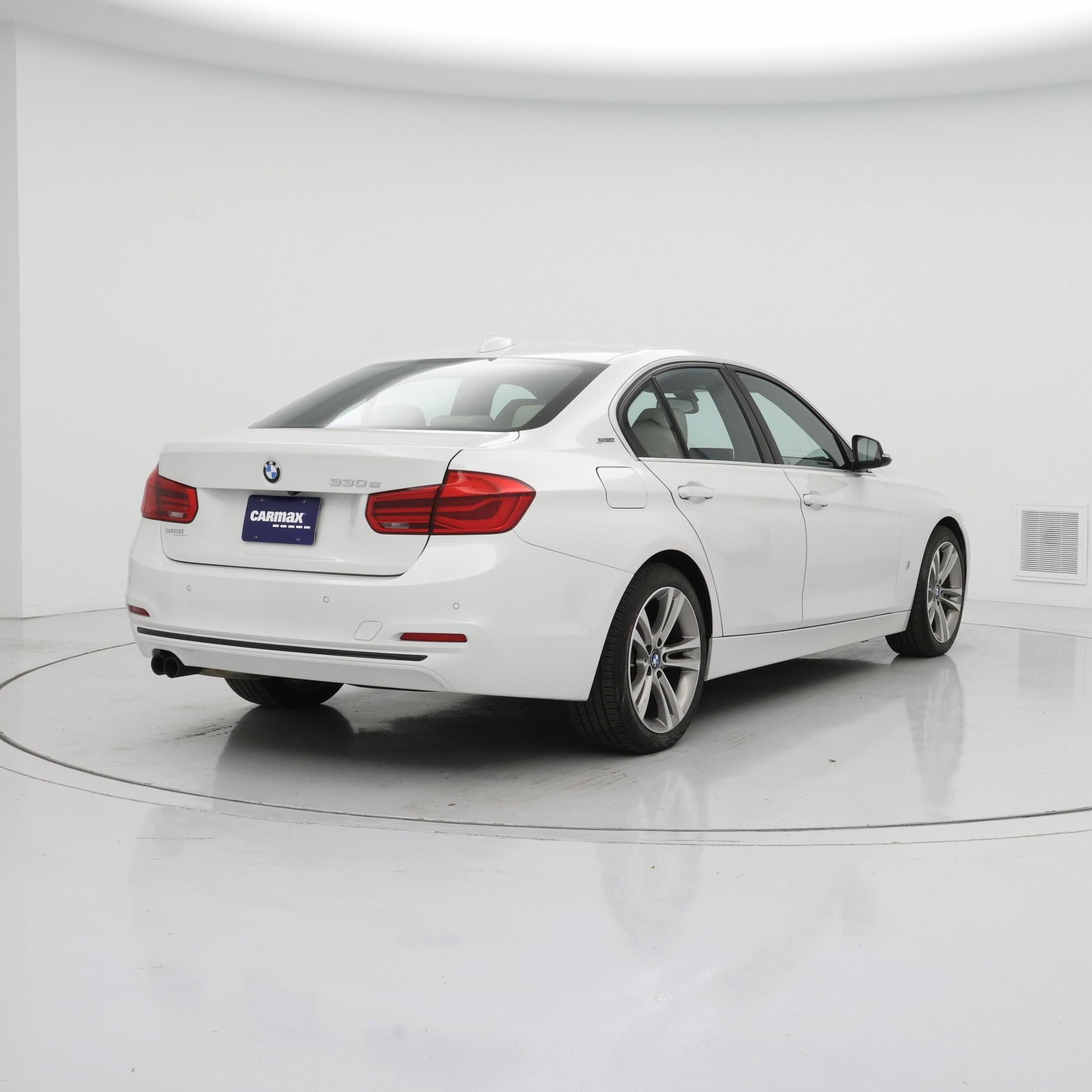 Thumbnail: 2017 BMW 3 Series - 8