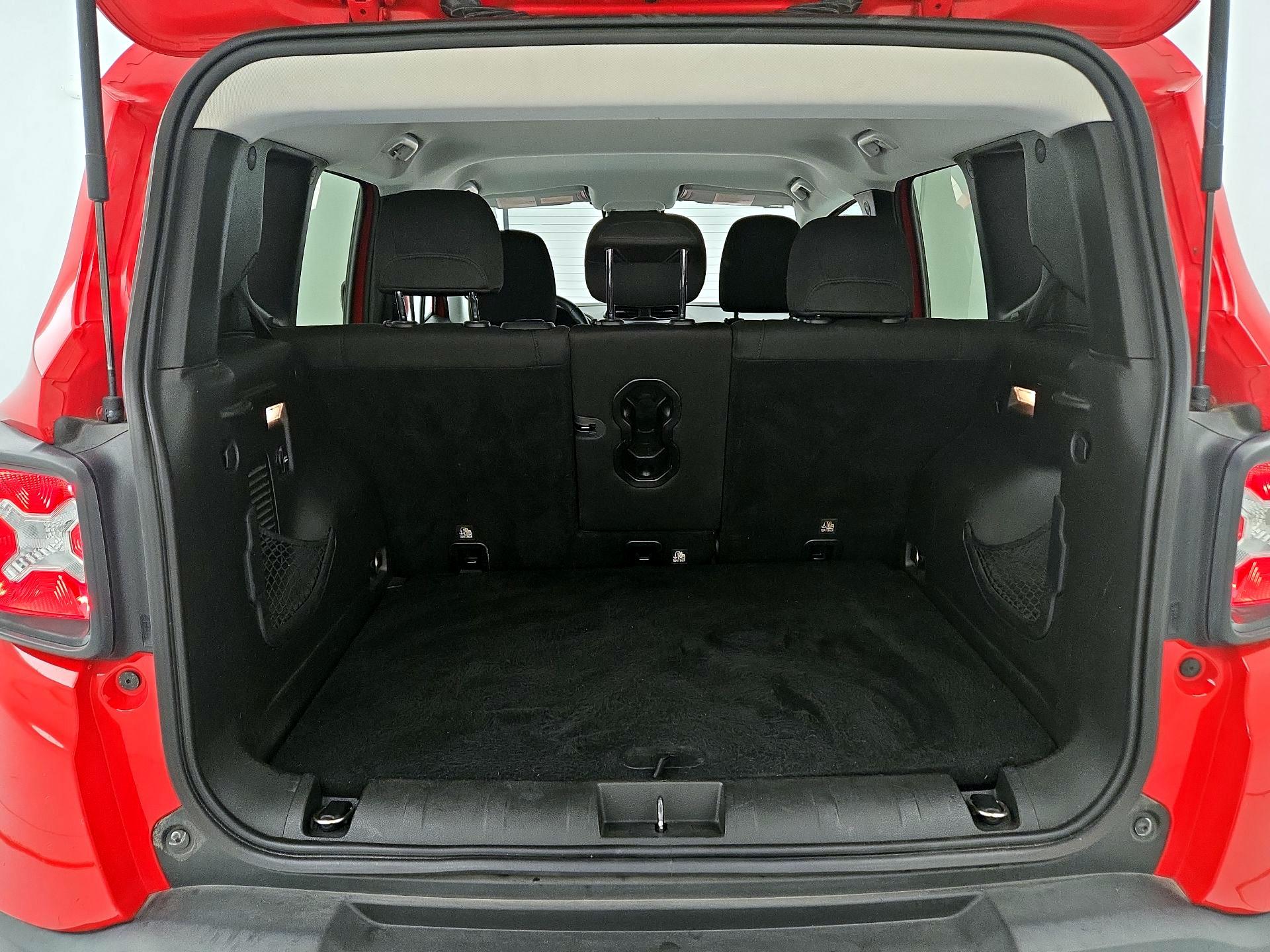 Thumbnail: 2017 Jeep Renegade - 20