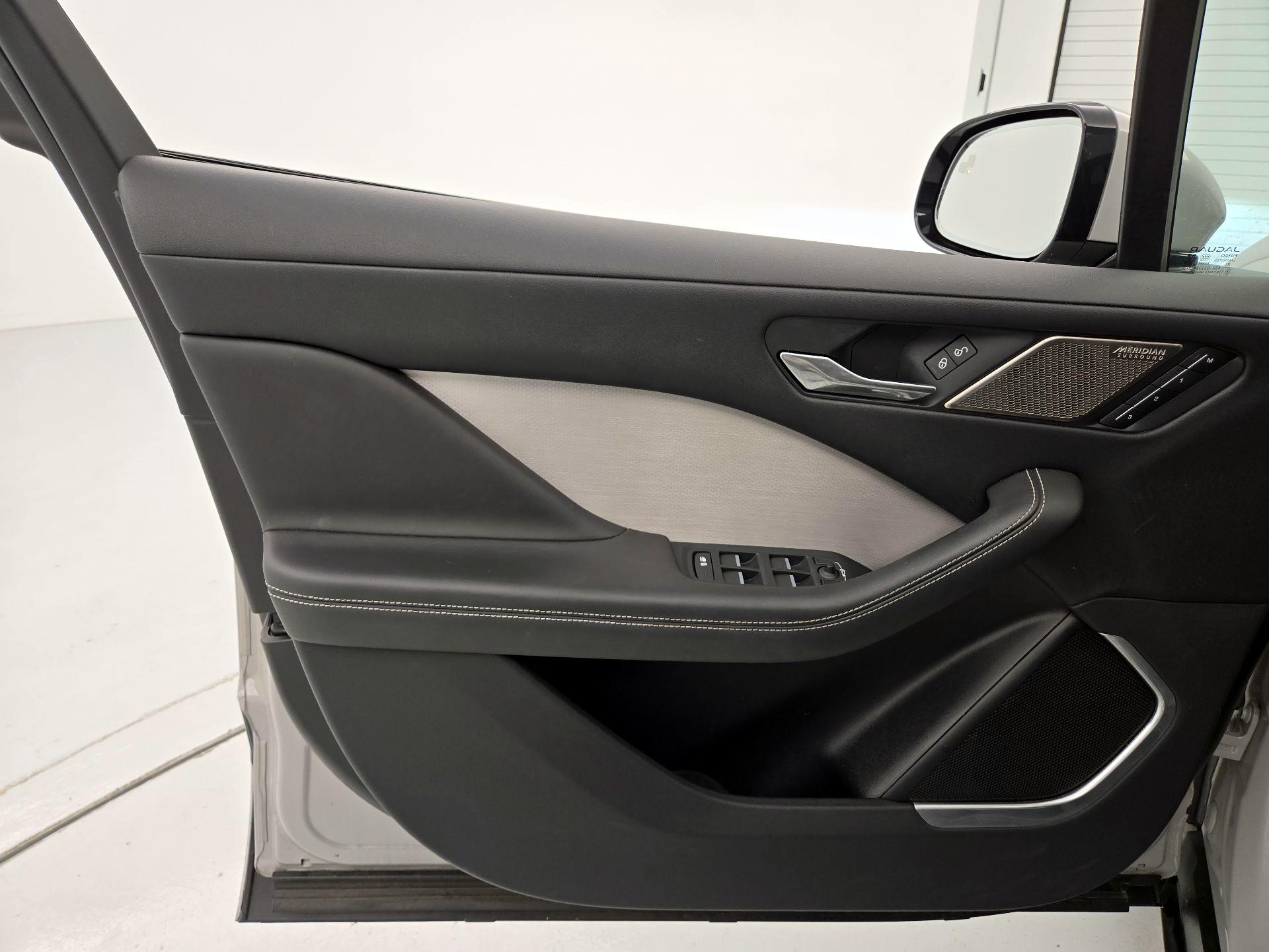 Thumbnail: 2020 Jaguar I-Pace - 12