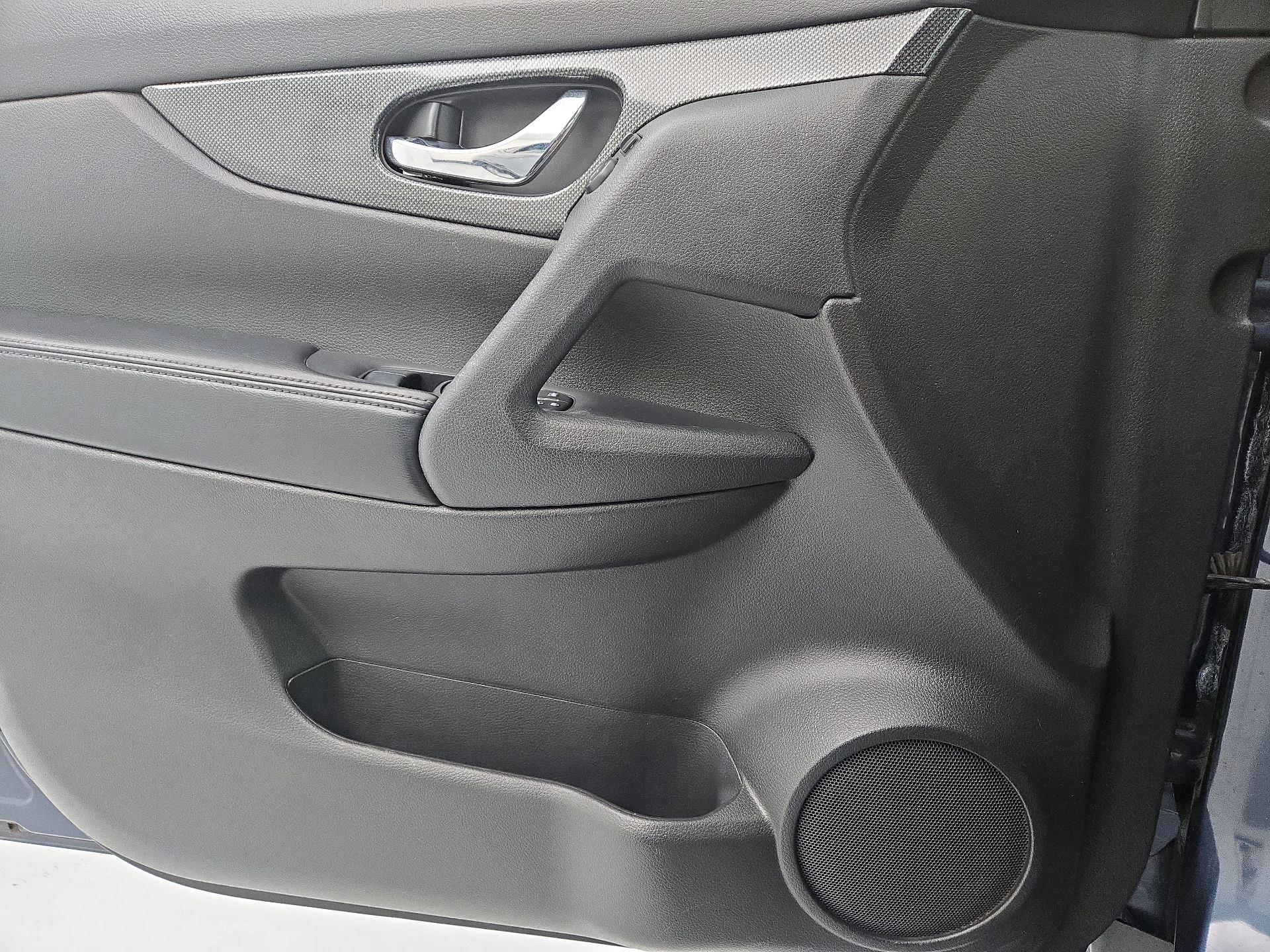 Thumbnail: 2014 Nissan Rogue - 12