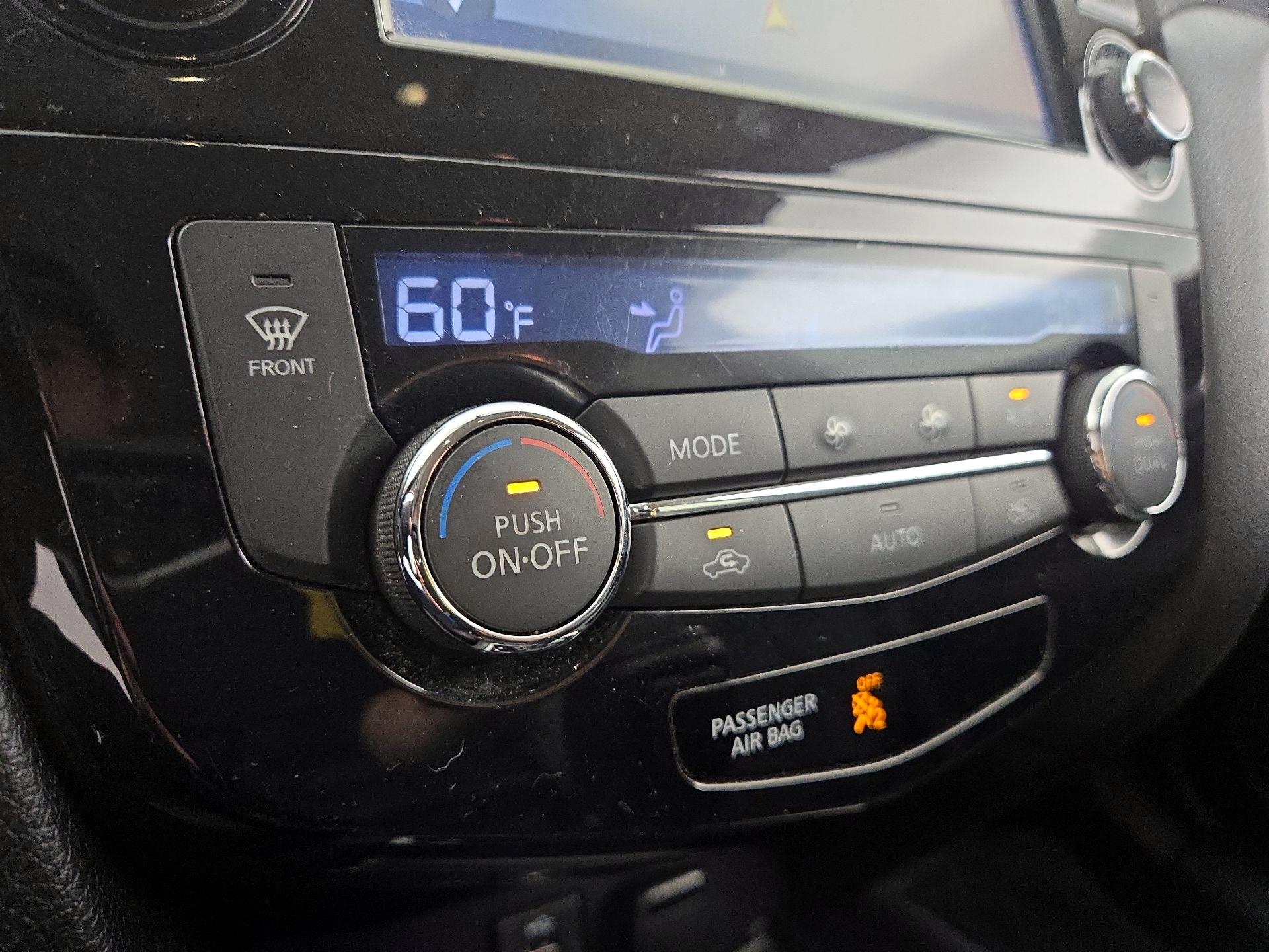 Thumbnail: 2014 Nissan Rogue - 16