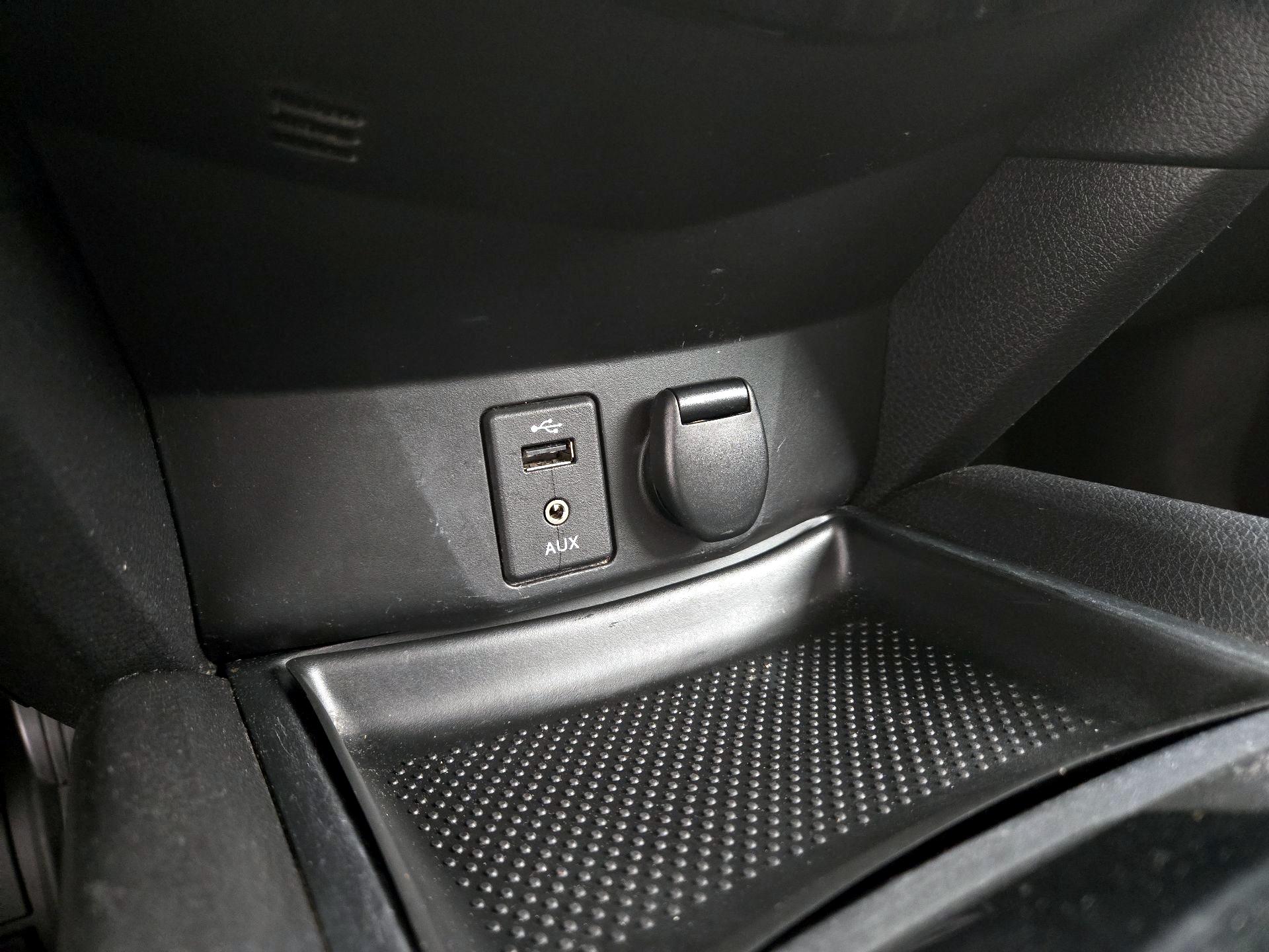 Thumbnail: 2014 Nissan Rogue - 18