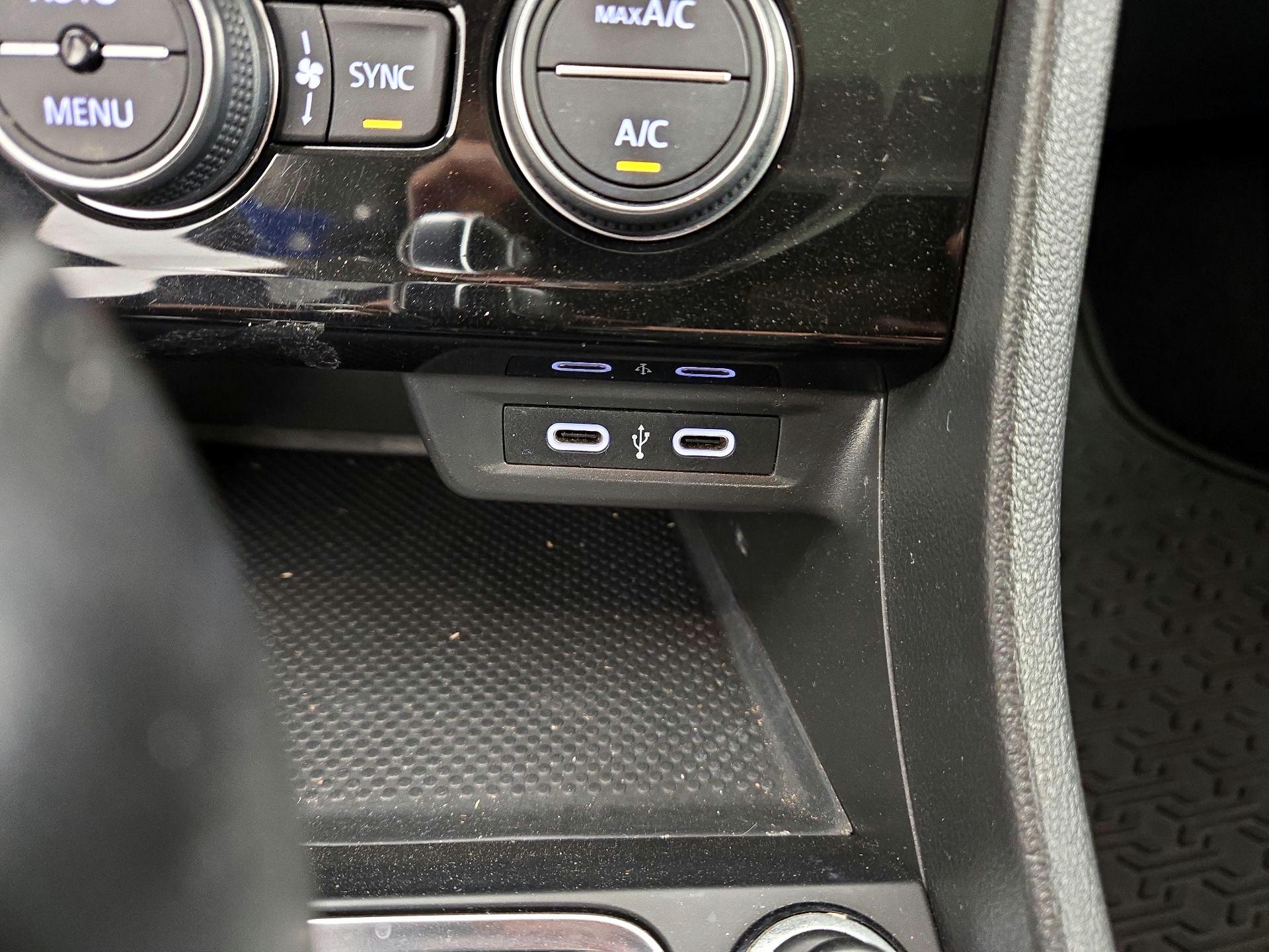 Thumbnail: 2021 Volkswagen Jetta - 18