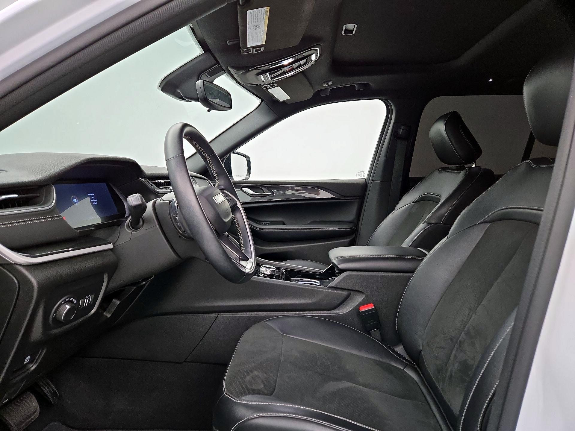 Thumbnail: 2022 Jeep Grand Cherokee - 11