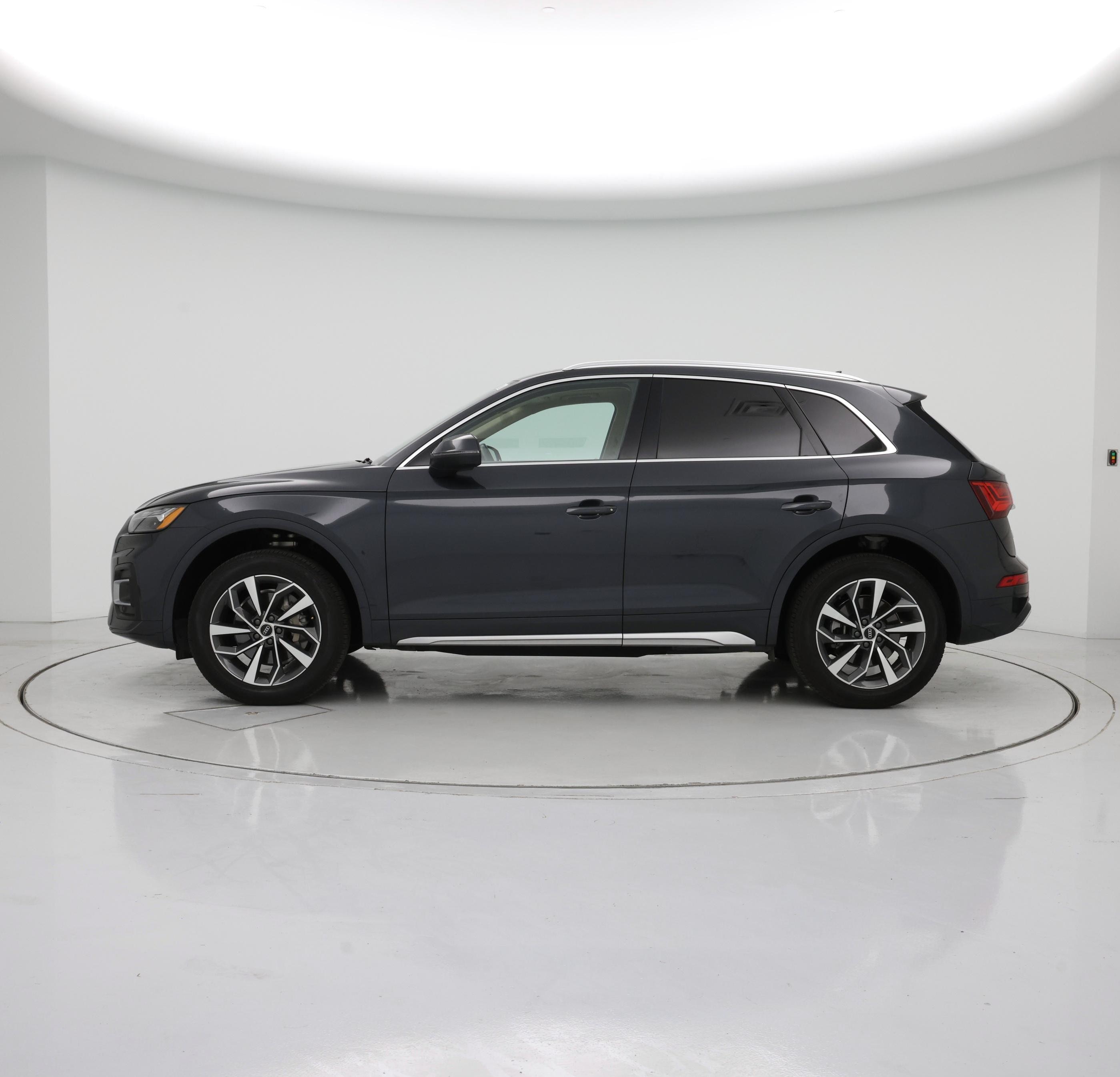 Thumbnail: 2021 Audi Q5 - 3
