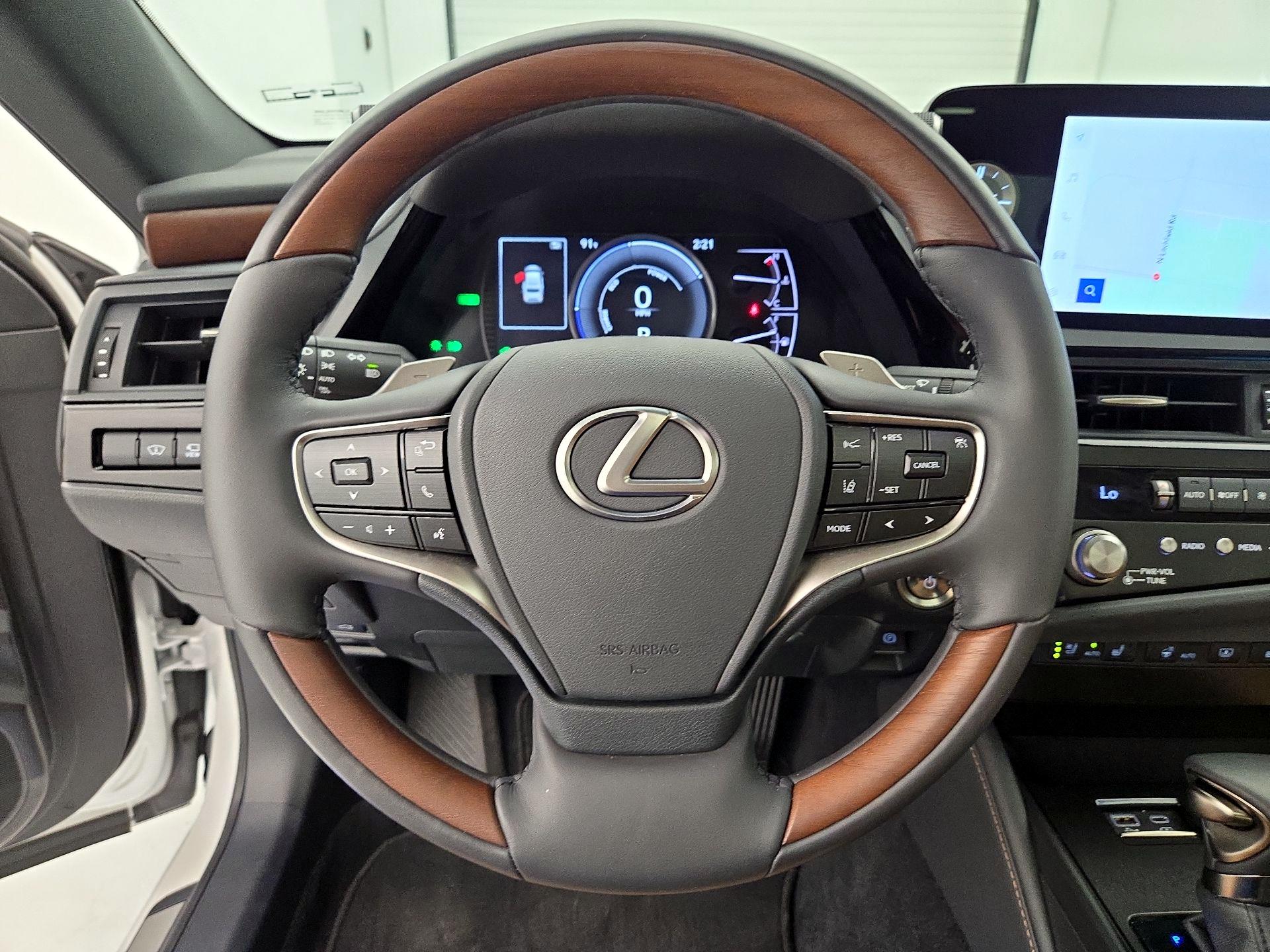 Thumbnail: 2024 Lexus ES - 10