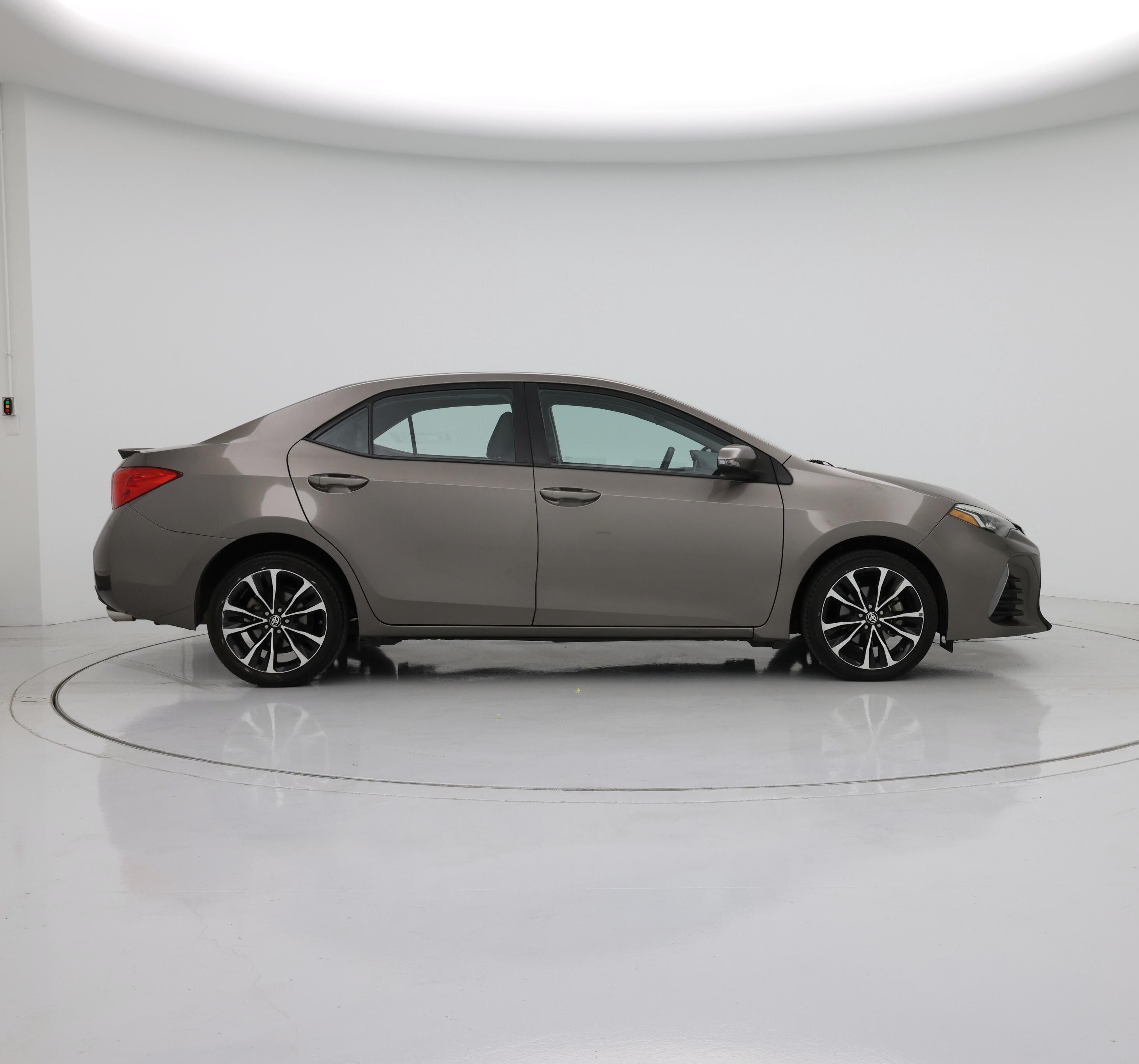 Thumbnail: 2017 Toyota Corolla - 7