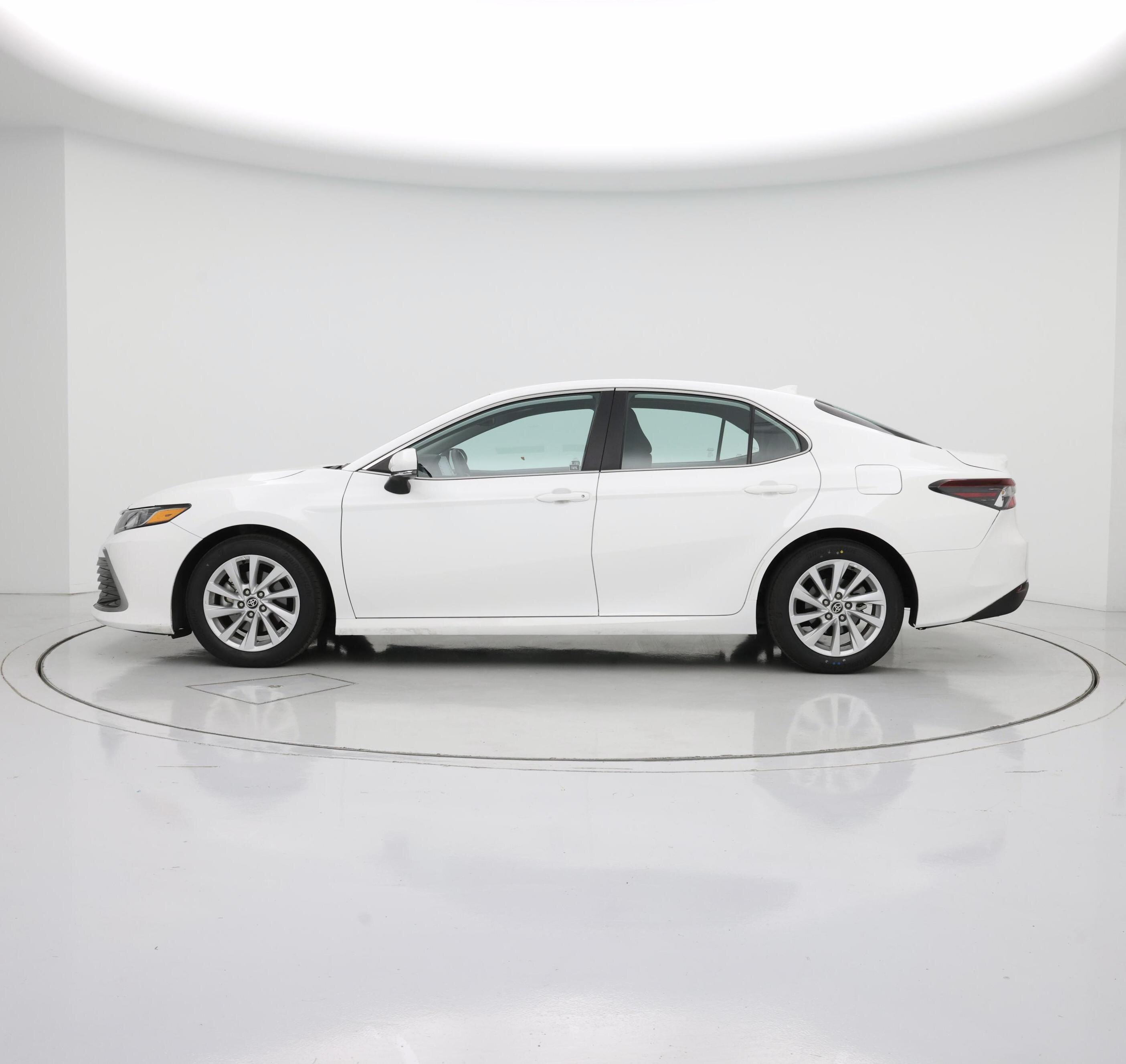 Thumbnail: 2021 Toyota Camry - 3