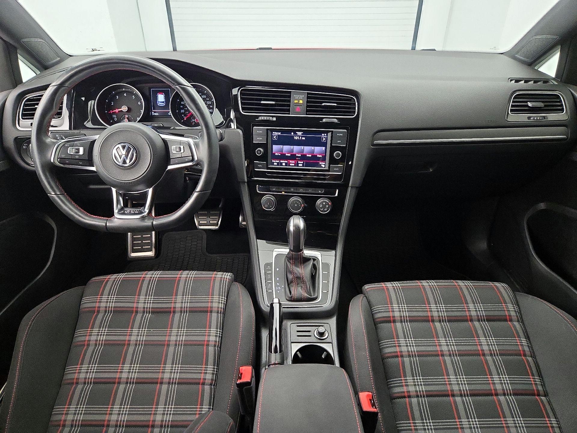 Thumbnail: 2020 Volkswagen Golf - 9