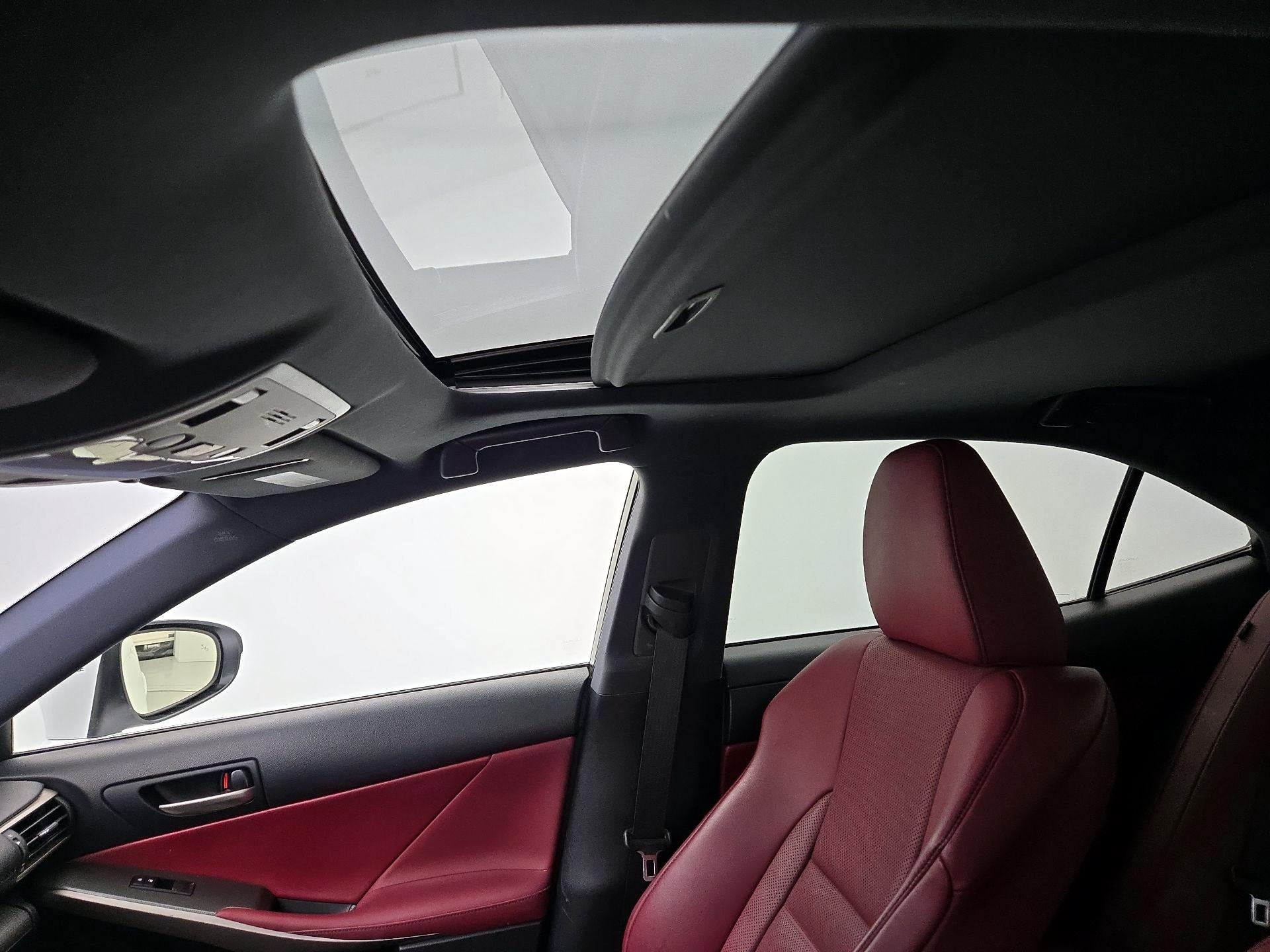 Thumbnail: 2017 Lexus IS - 20