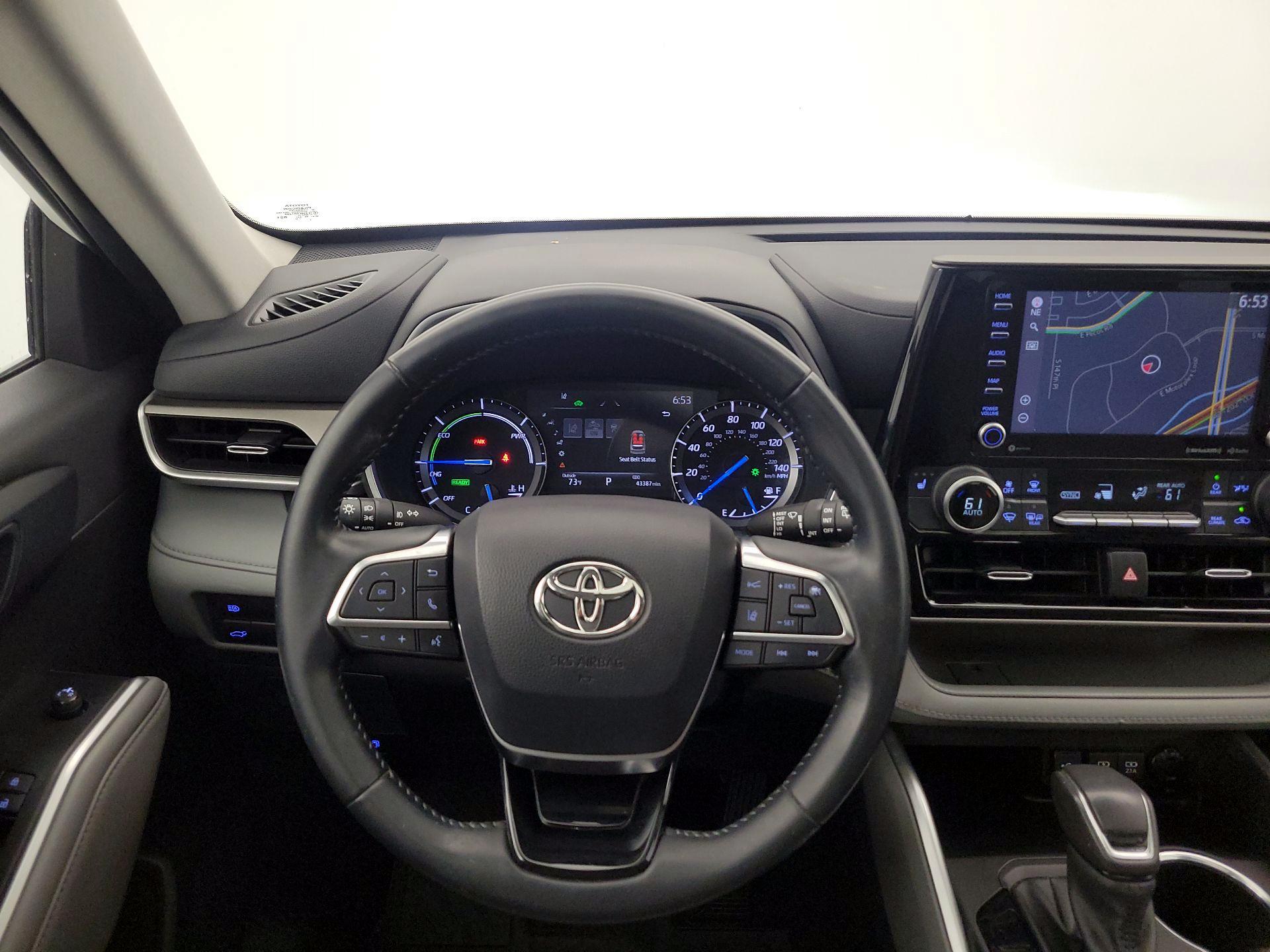 Thumbnail: 2021 Toyota Highlander - 10