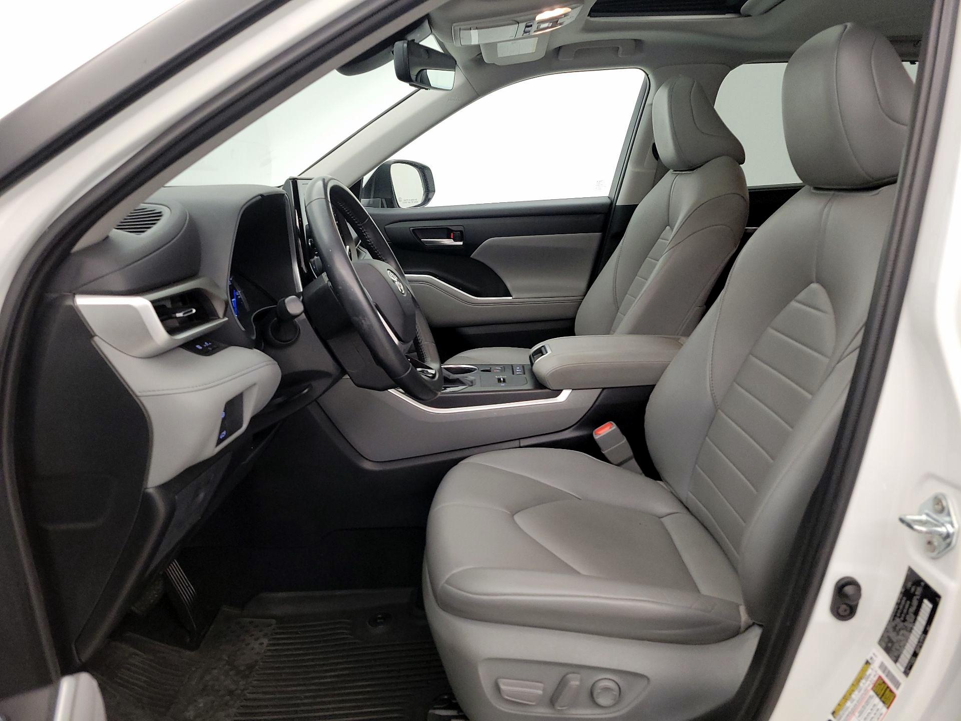 Thumbnail: 2021 Toyota Highlander - 11