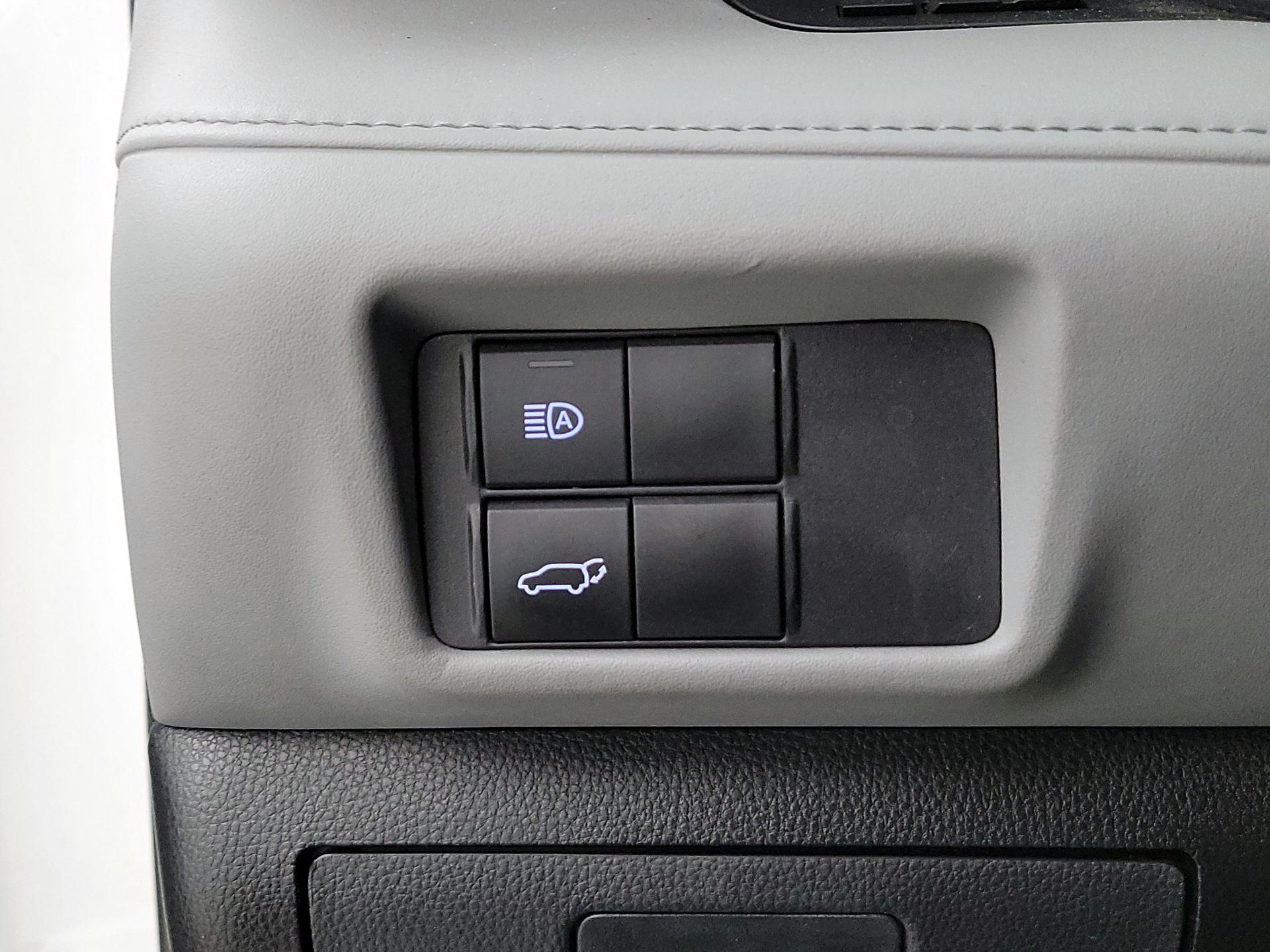 Thumbnail: 2021 Toyota Highlander - 13