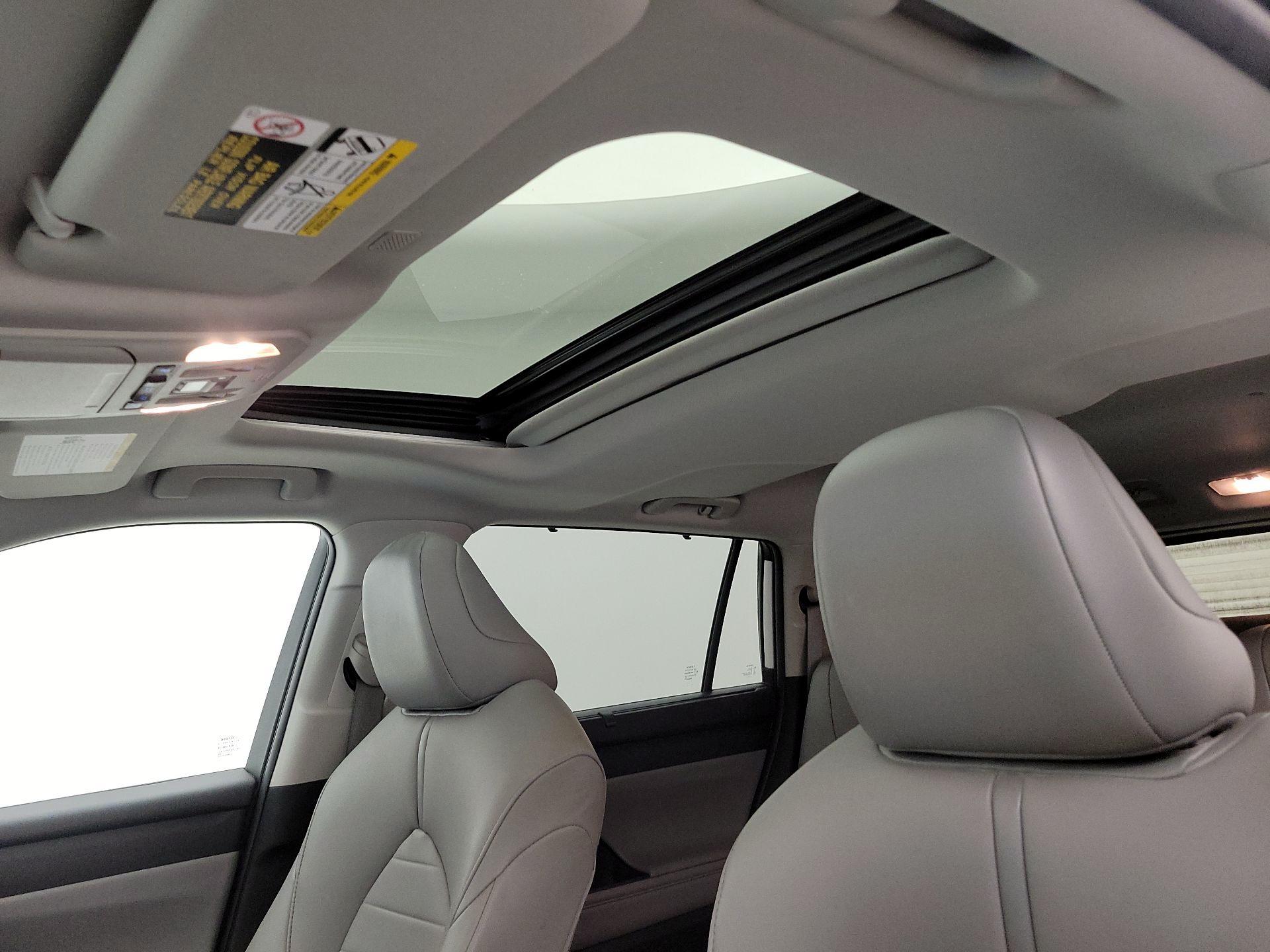 Thumbnail: 2021 Toyota Highlander - 20
