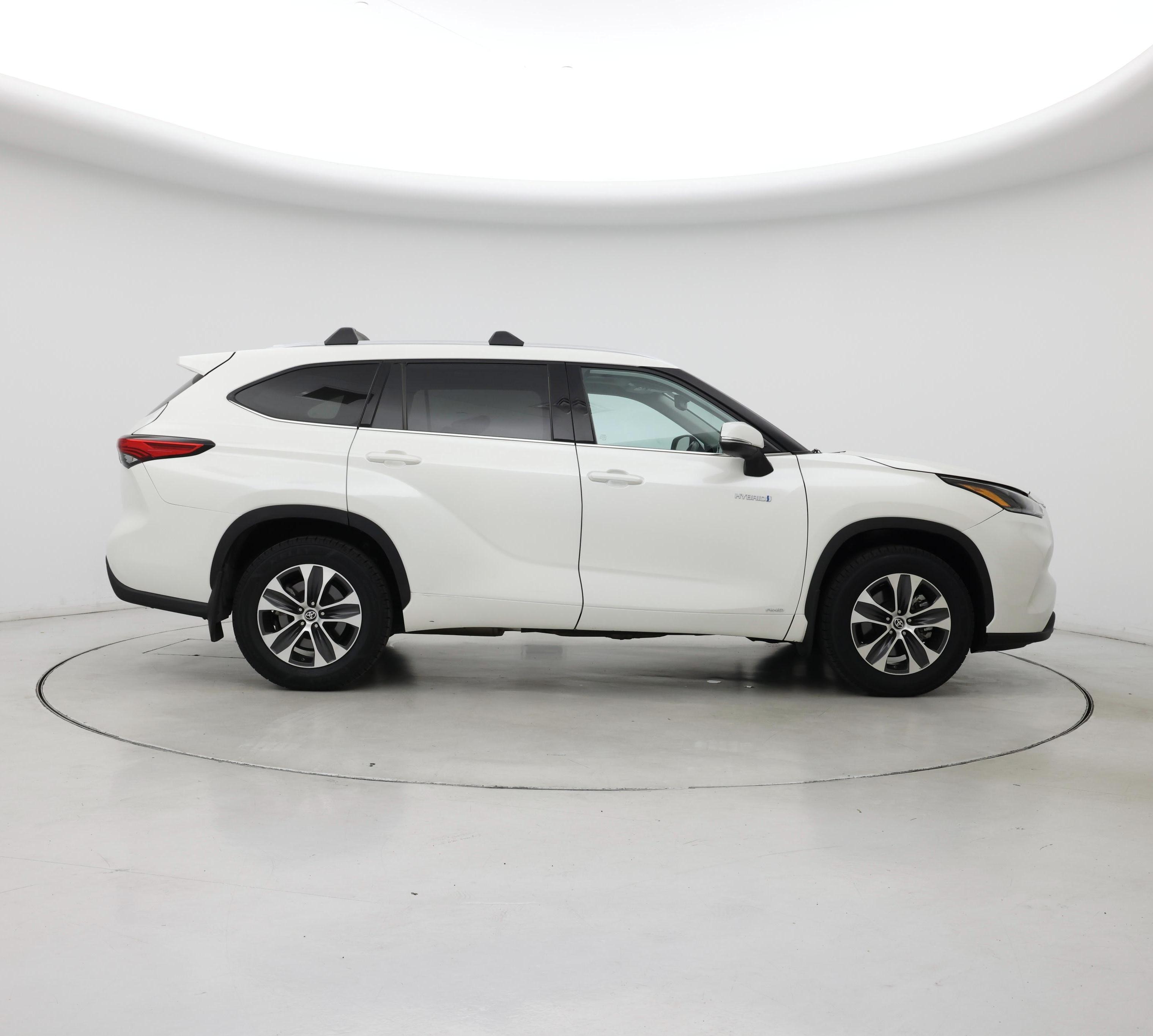 Thumbnail: 2021 Toyota Highlander - 7