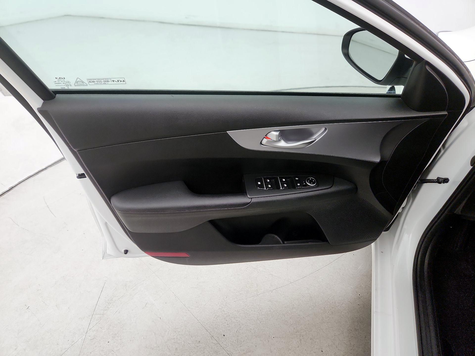 Thumbnail: 2023 Kia Forte - 12