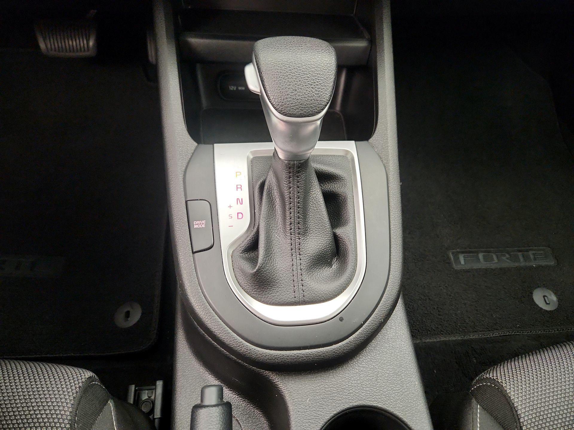 Thumbnail: 2023 Kia Forte - 17