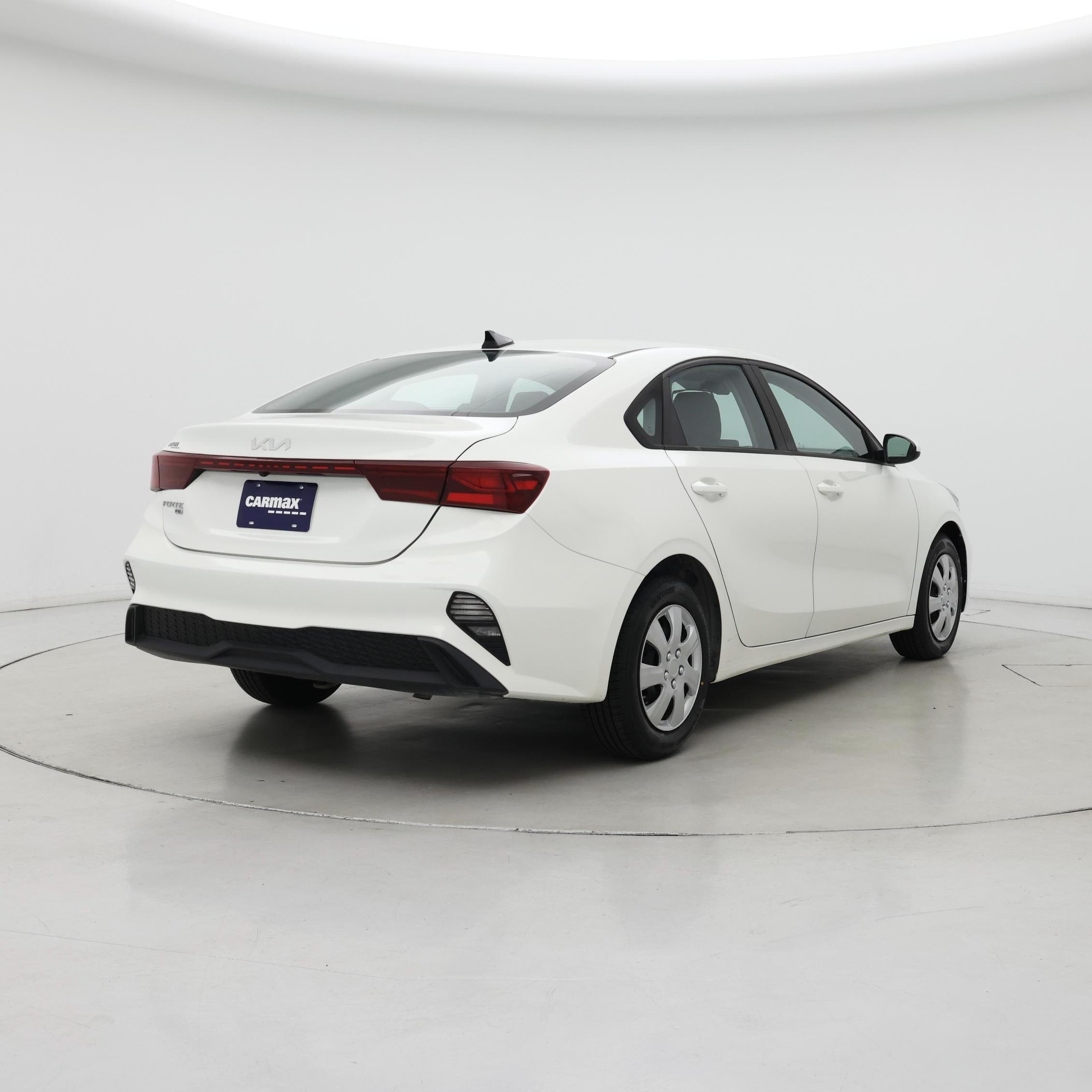Thumbnail: 2023 Kia Forte - 8