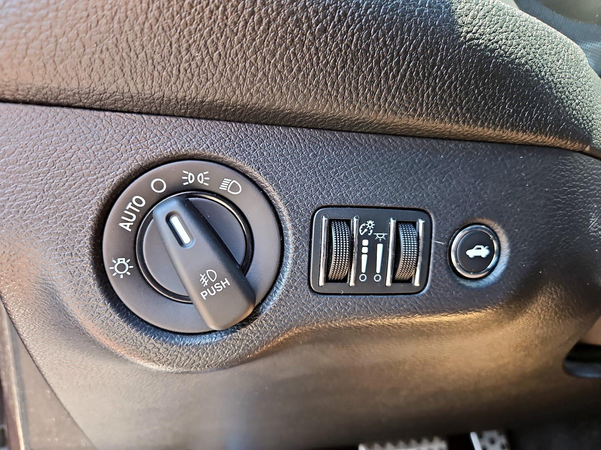 Thumbnail: 2016 Dodge Challenger - 11