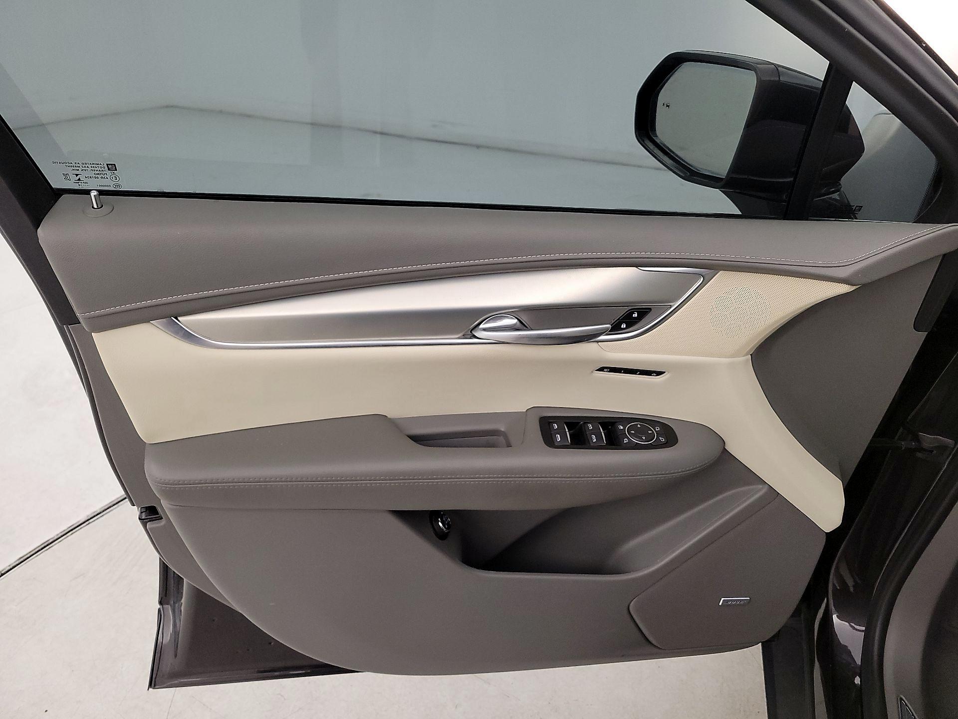 Thumbnail: 2019 Cadillac XT5 - 12