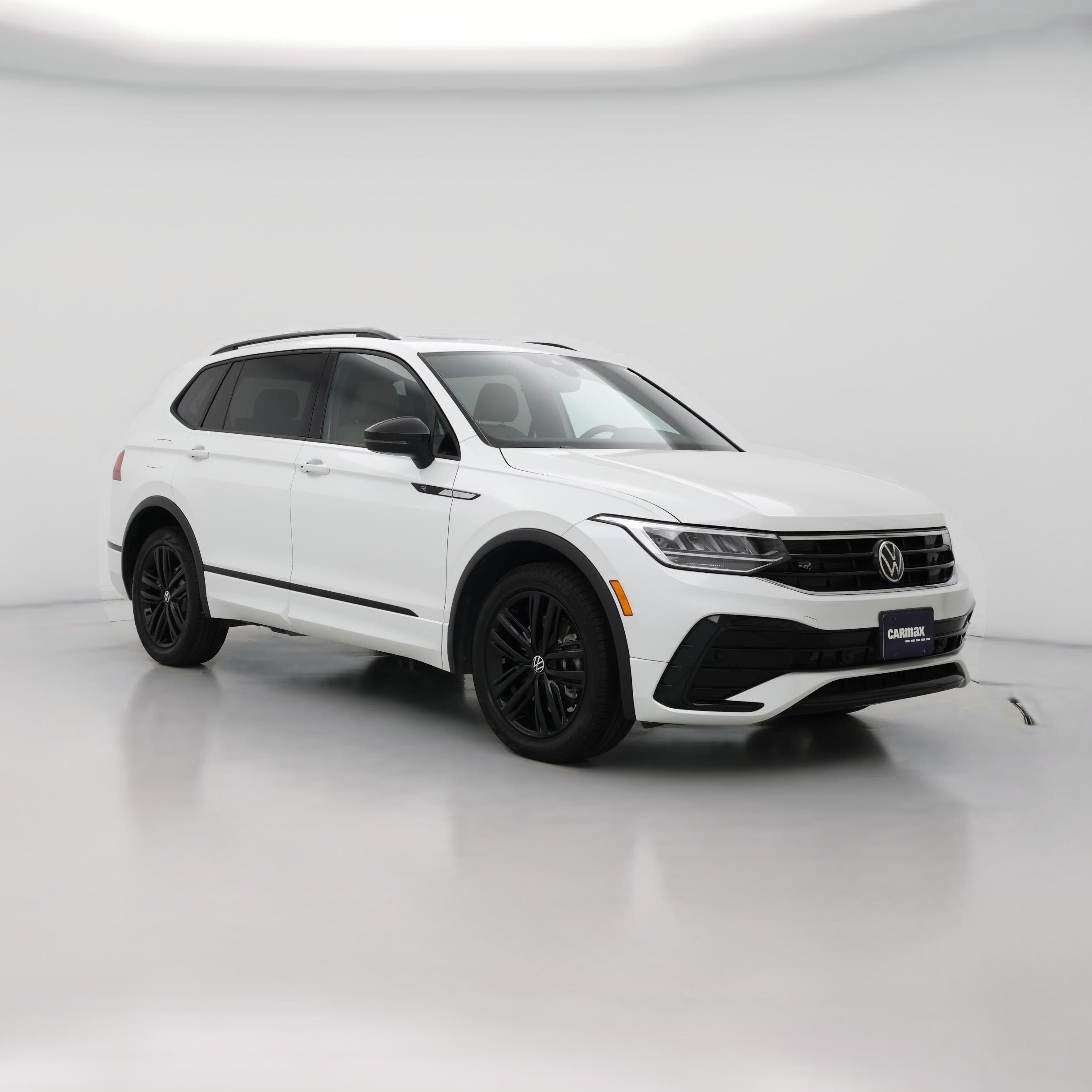 Thumbnail: 2022 Volkswagen Tiguan - 1