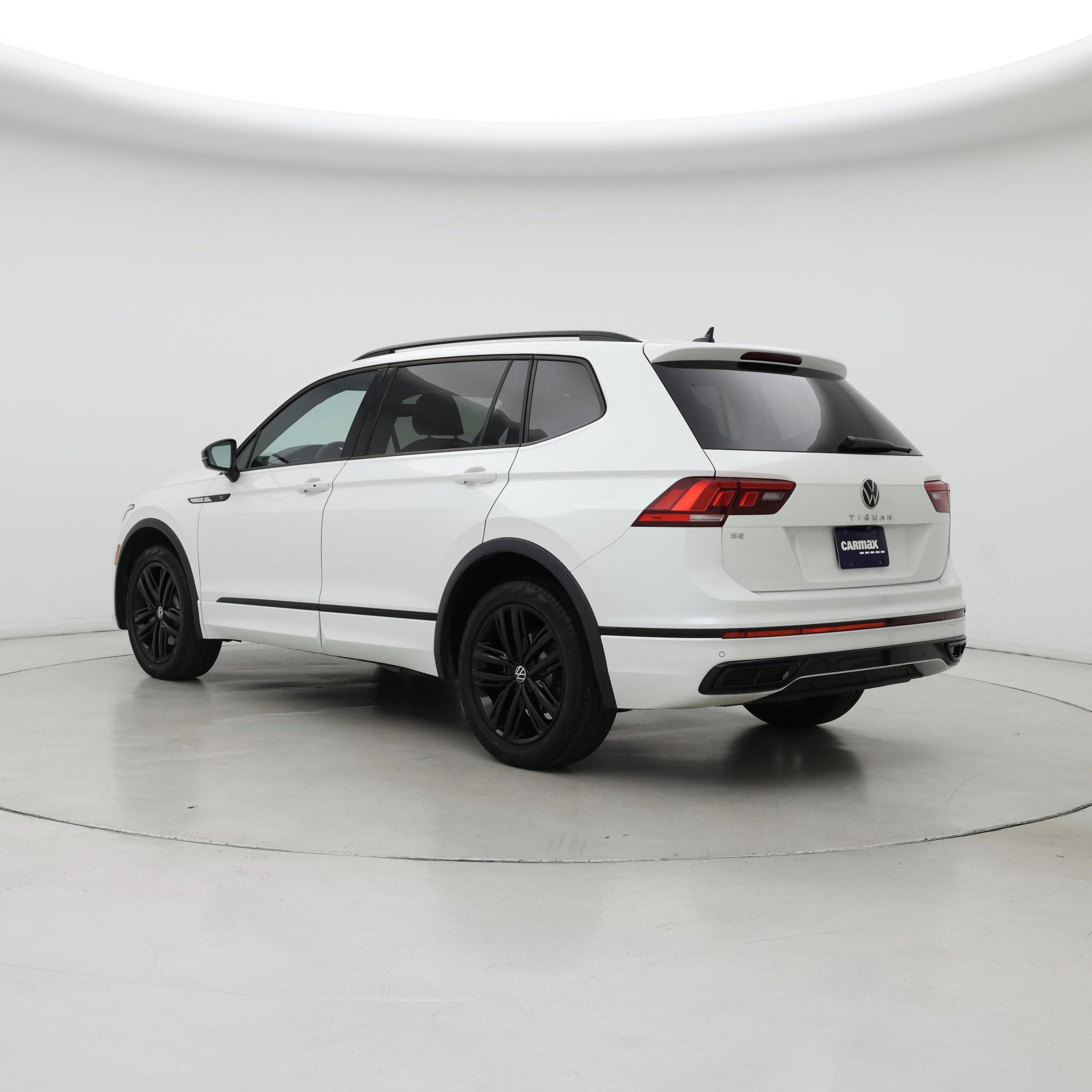 Thumbnail: 2022 Volkswagen Tiguan - 2